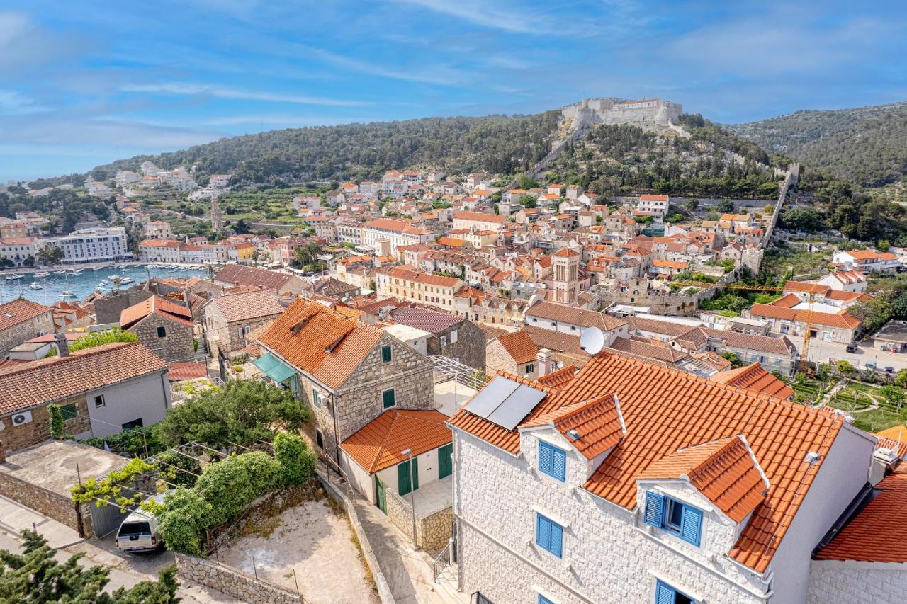 Capitis In The Center Hvar Town