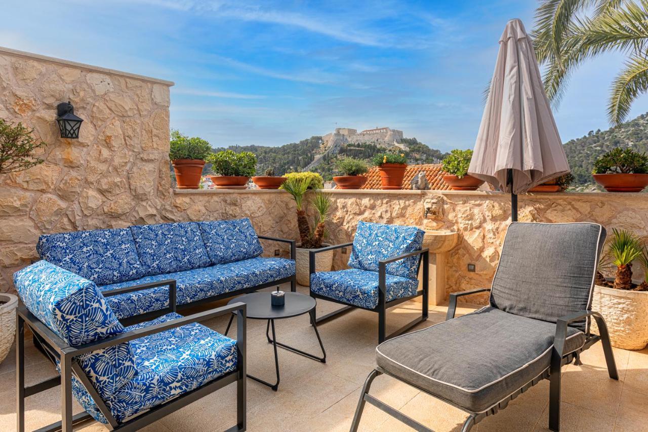 Capitis In The Center Hvar Town