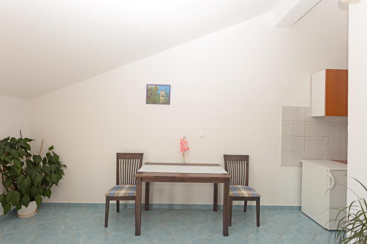 Dora Apartment