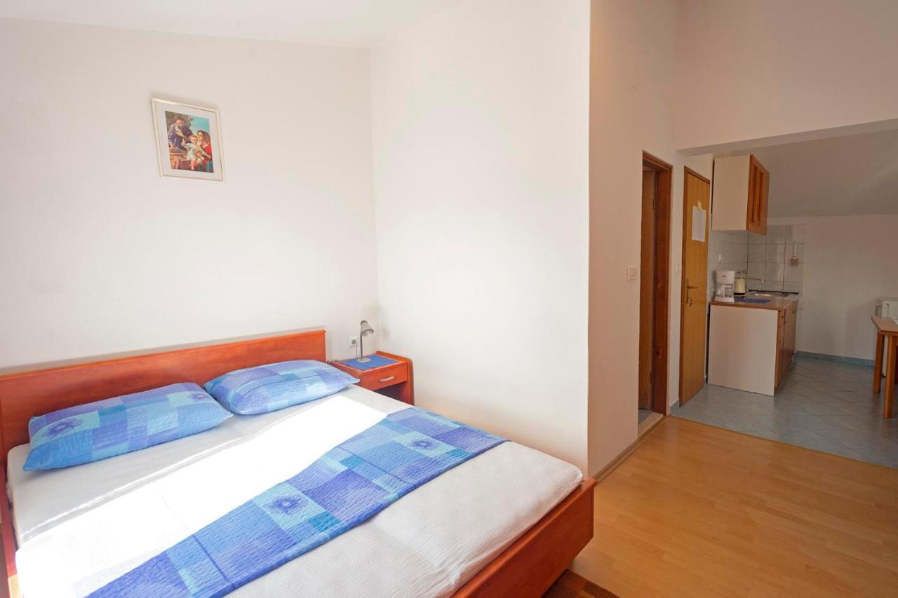 Dora Apartment Hvar Town