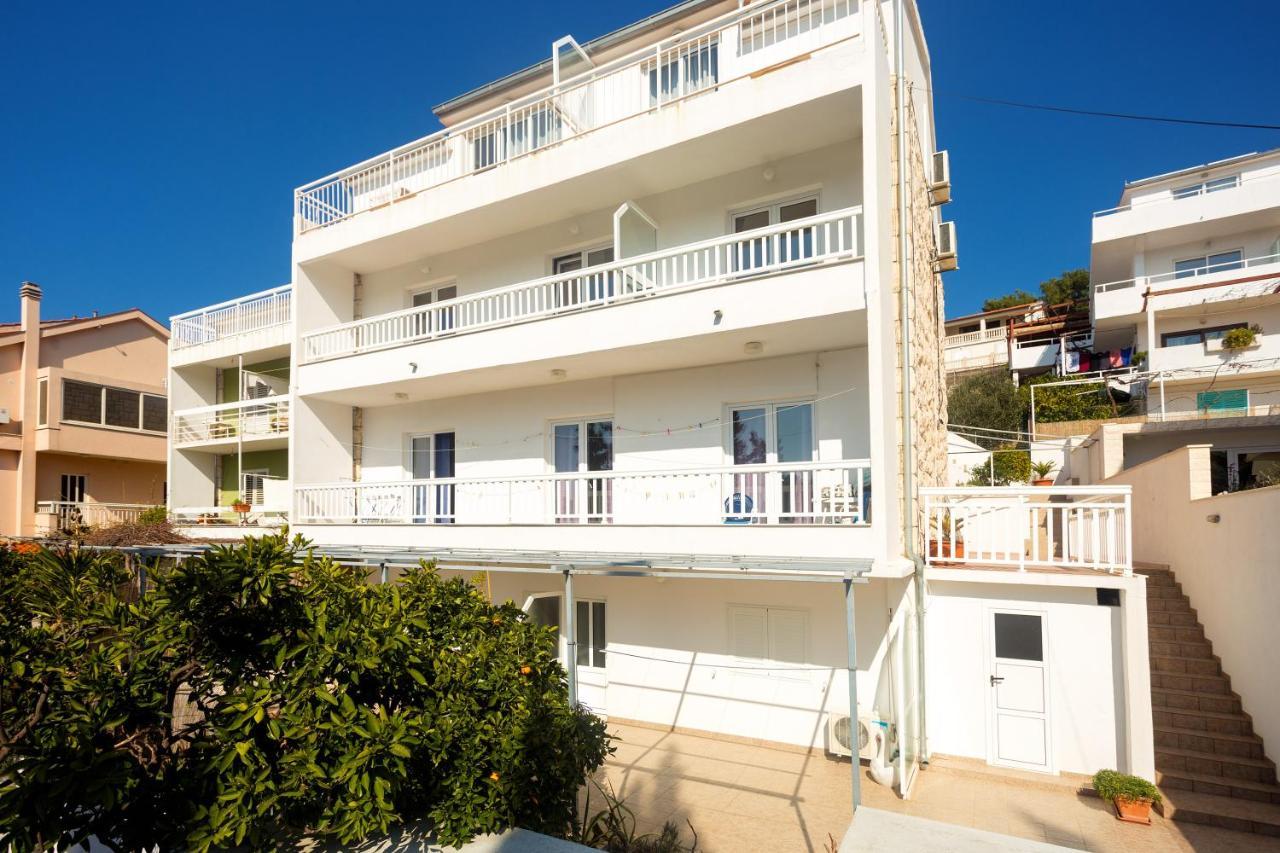 Dora Apartment