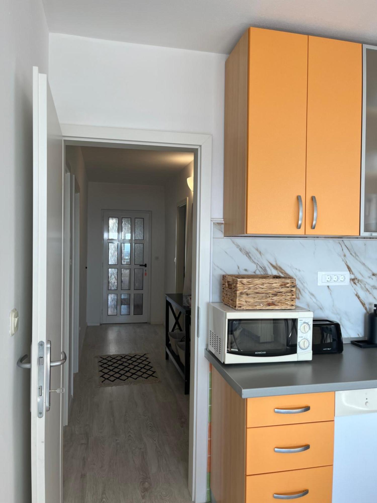 Tino Apartment *