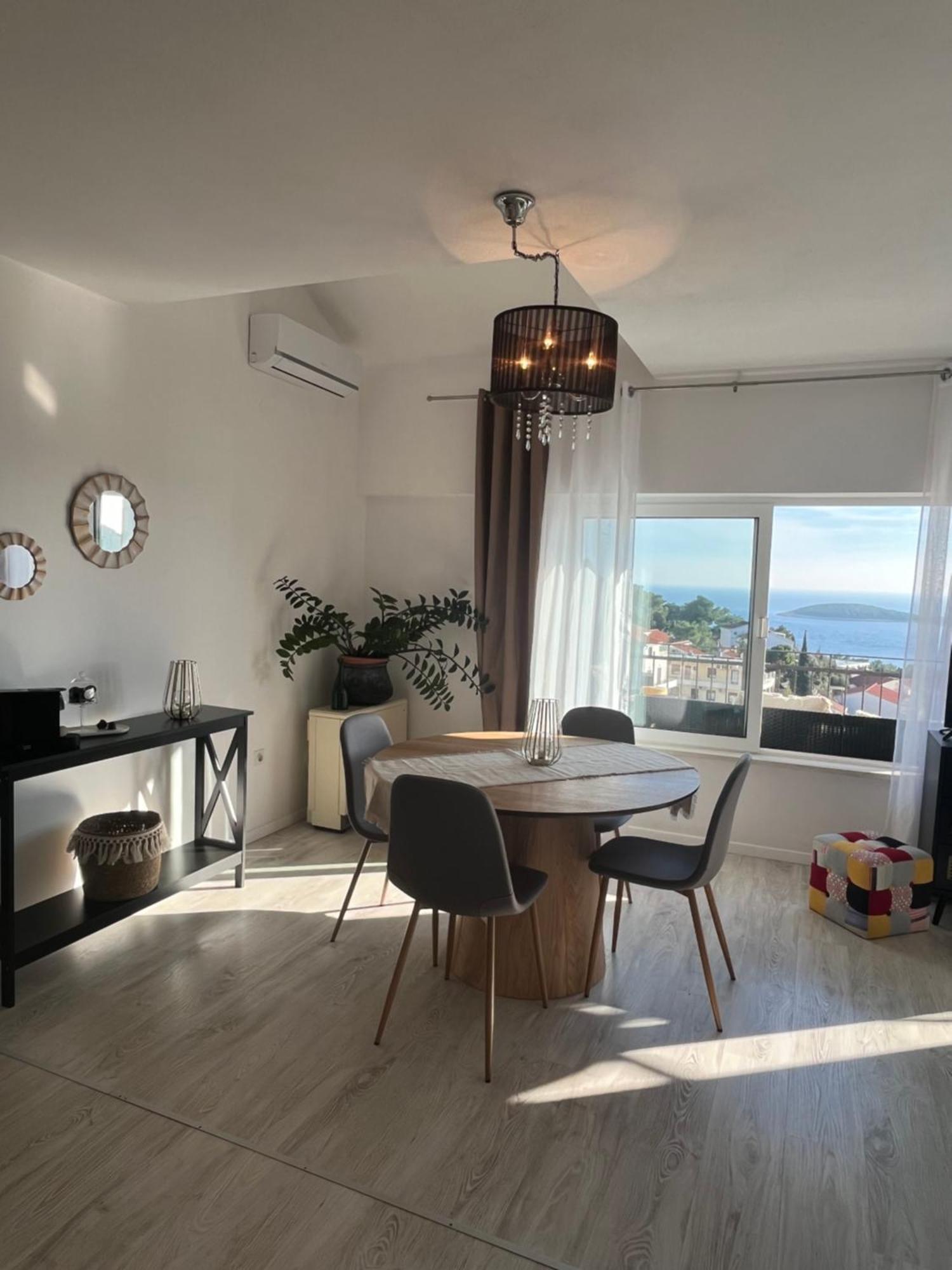 Apartment Tino Hvar Town