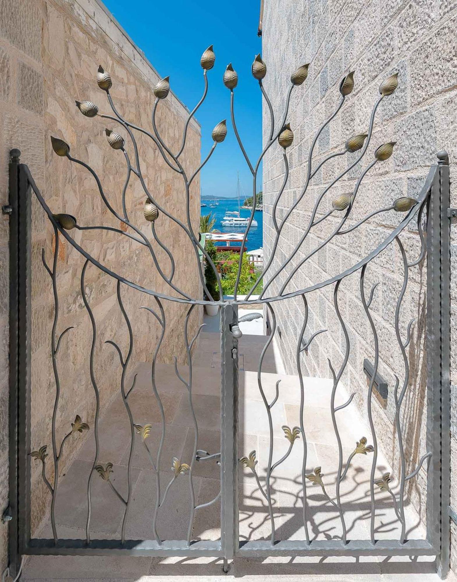 Villa Hvar Majestic: Seaside Centre Retreat