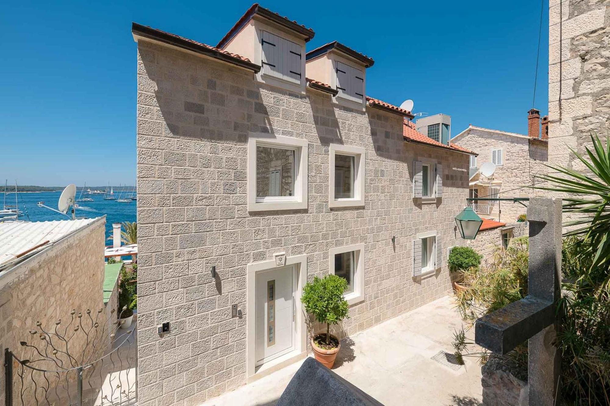 Hvar Majestic: Seaside Centre Retreat *