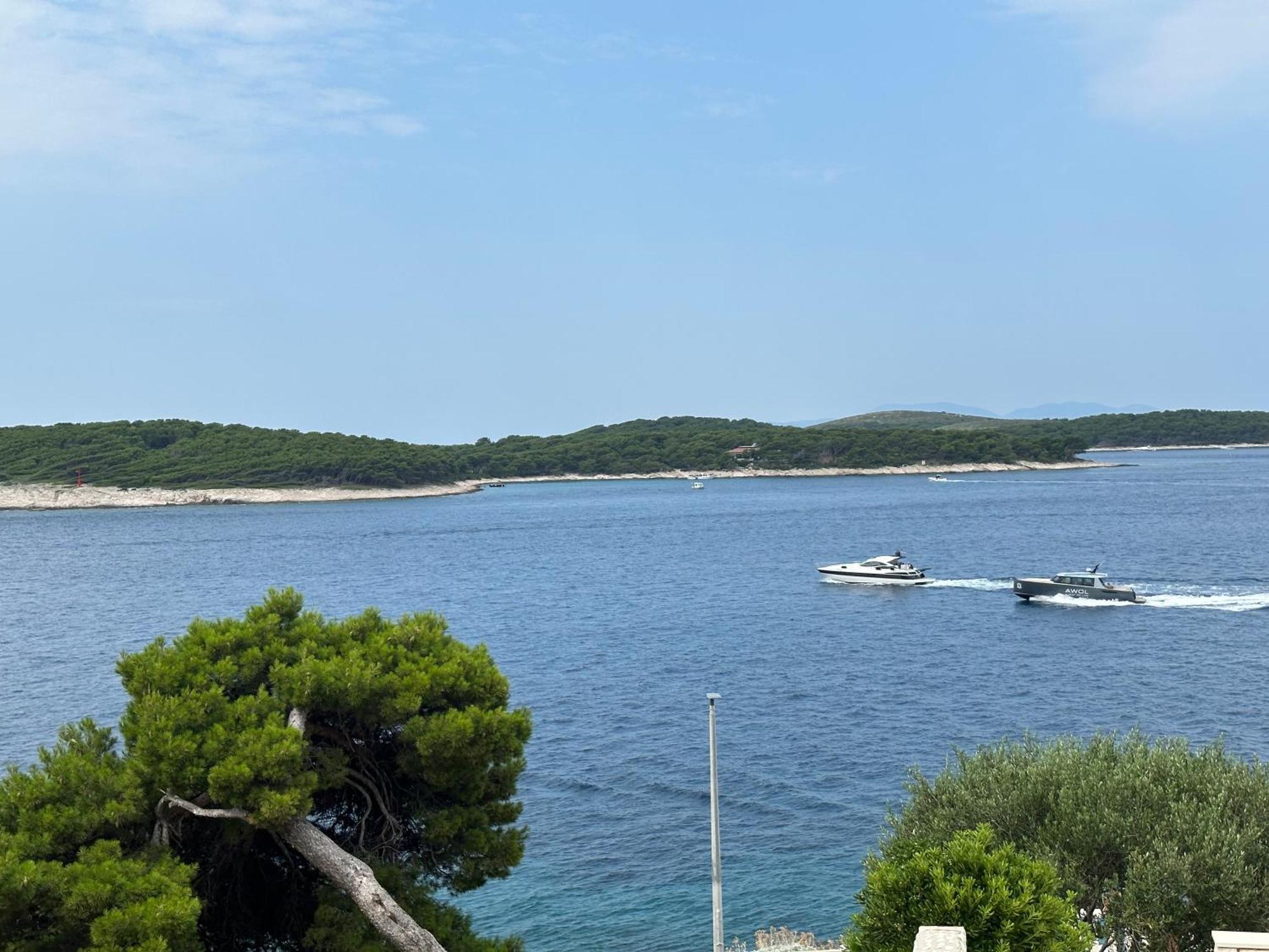 Porthos * Hvar Town