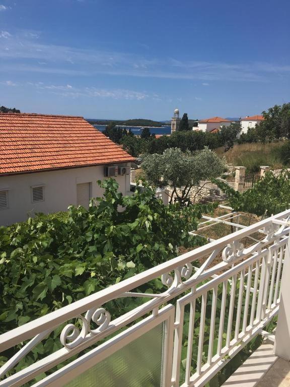 And With Parking Space Hvar - 15706 Guest house