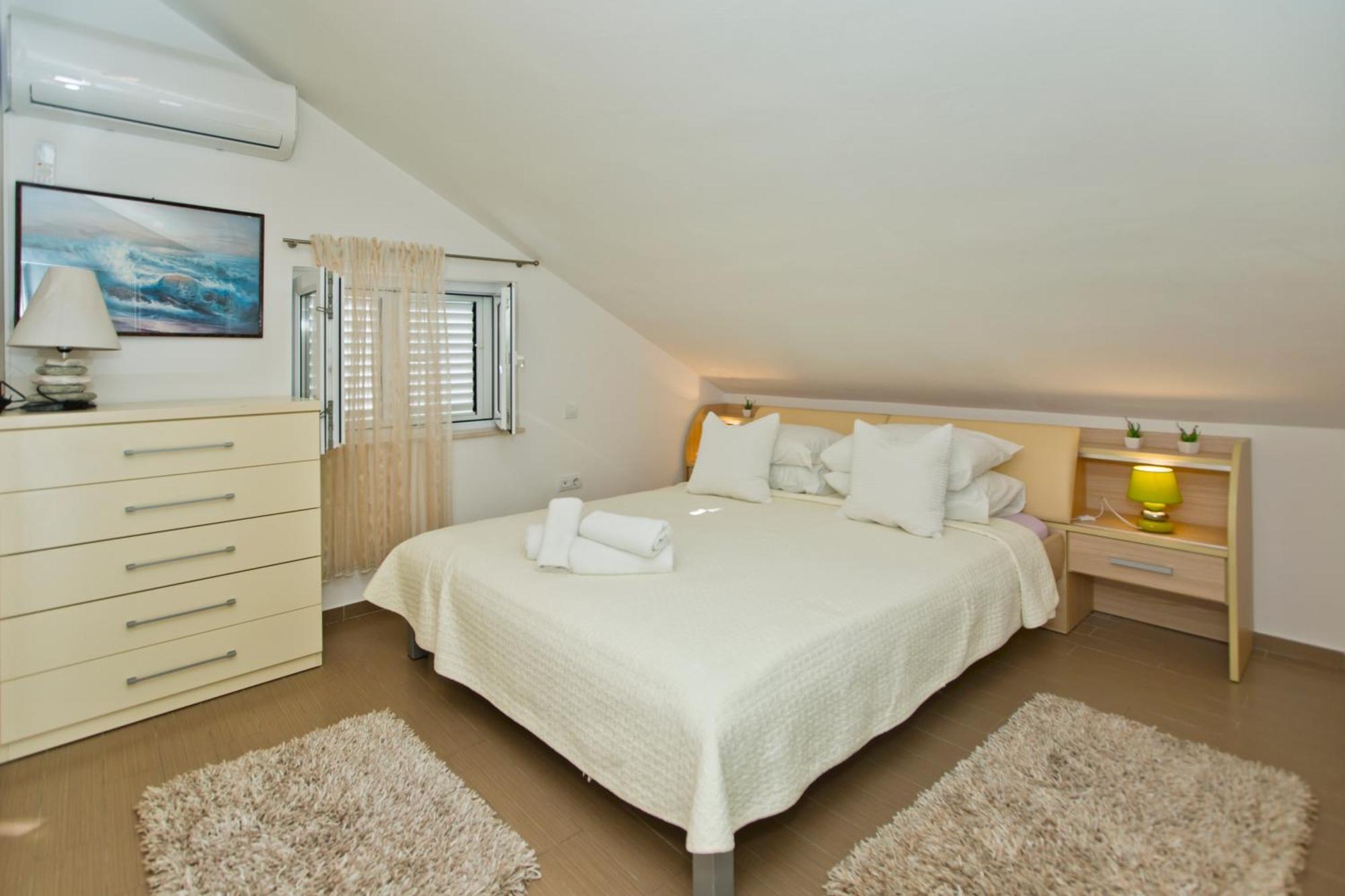 Zora Apartment *