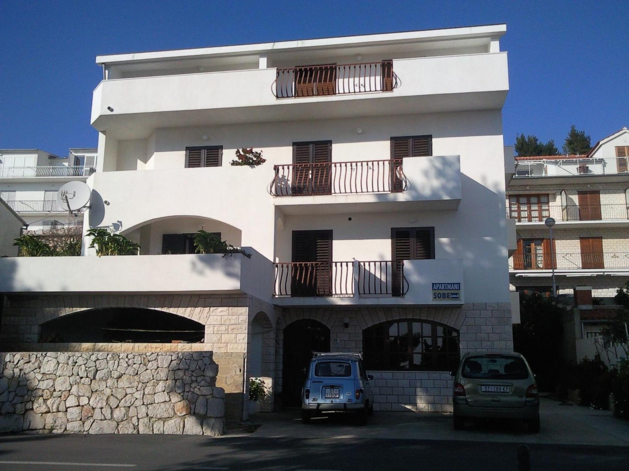 Apartment And Rogosic *