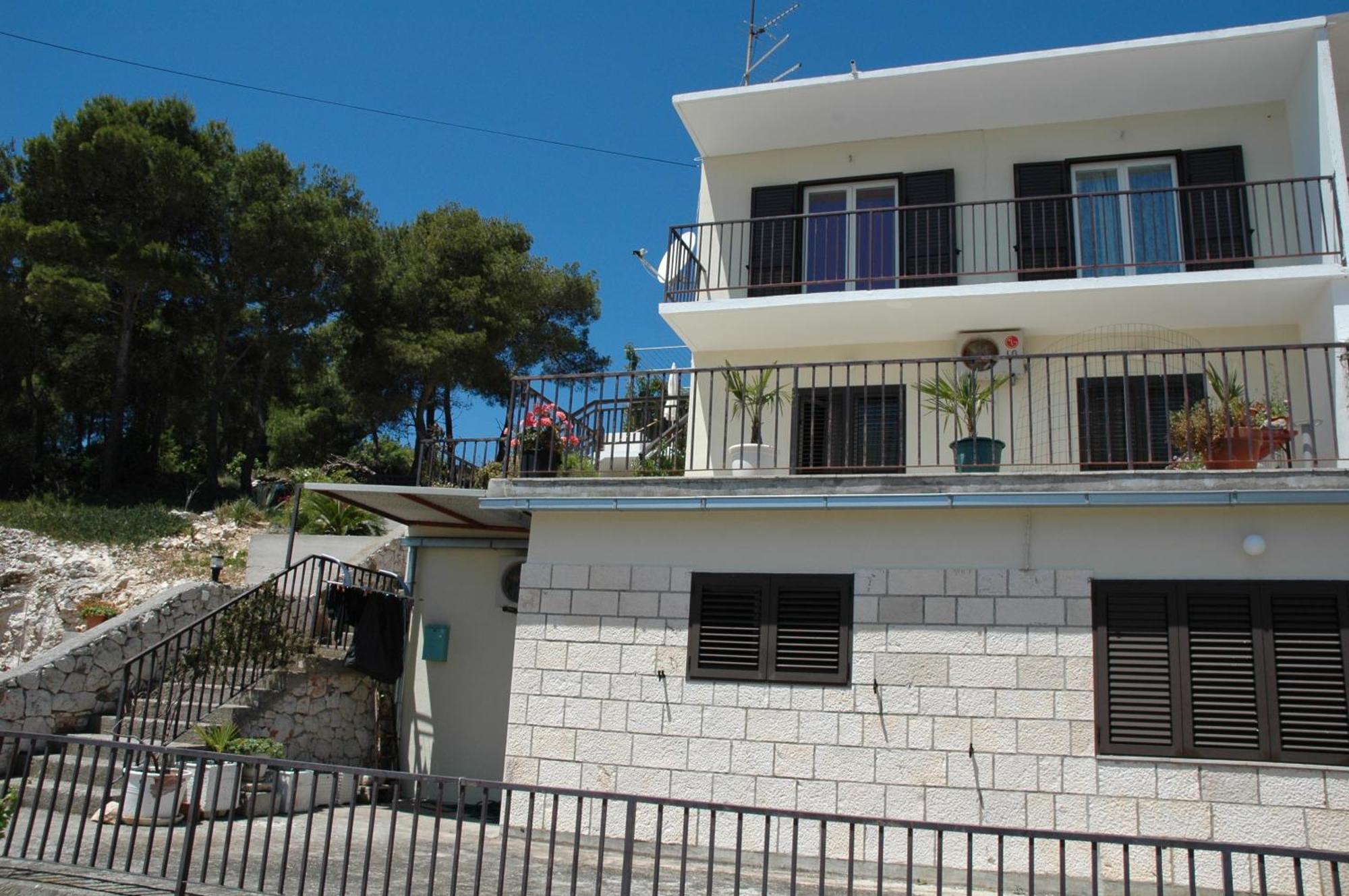 Babo Hvar Town