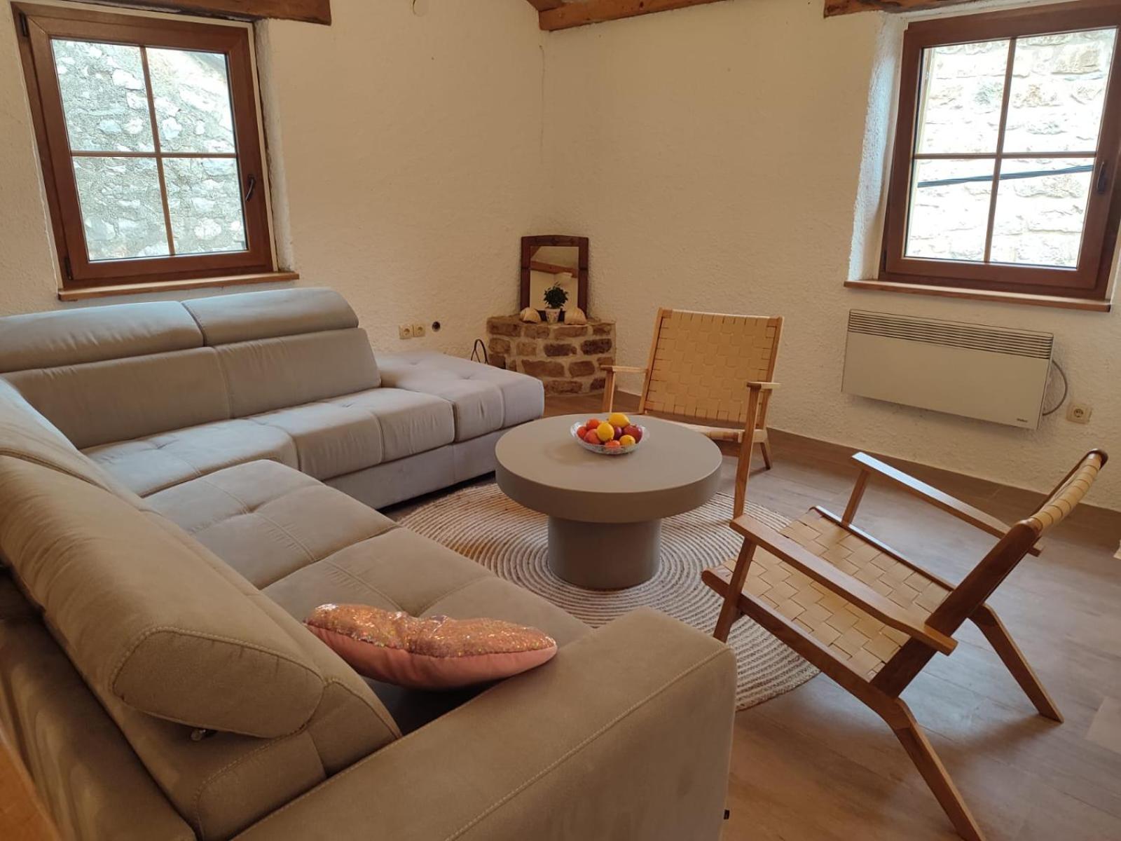 Marea - Old Town Retreat