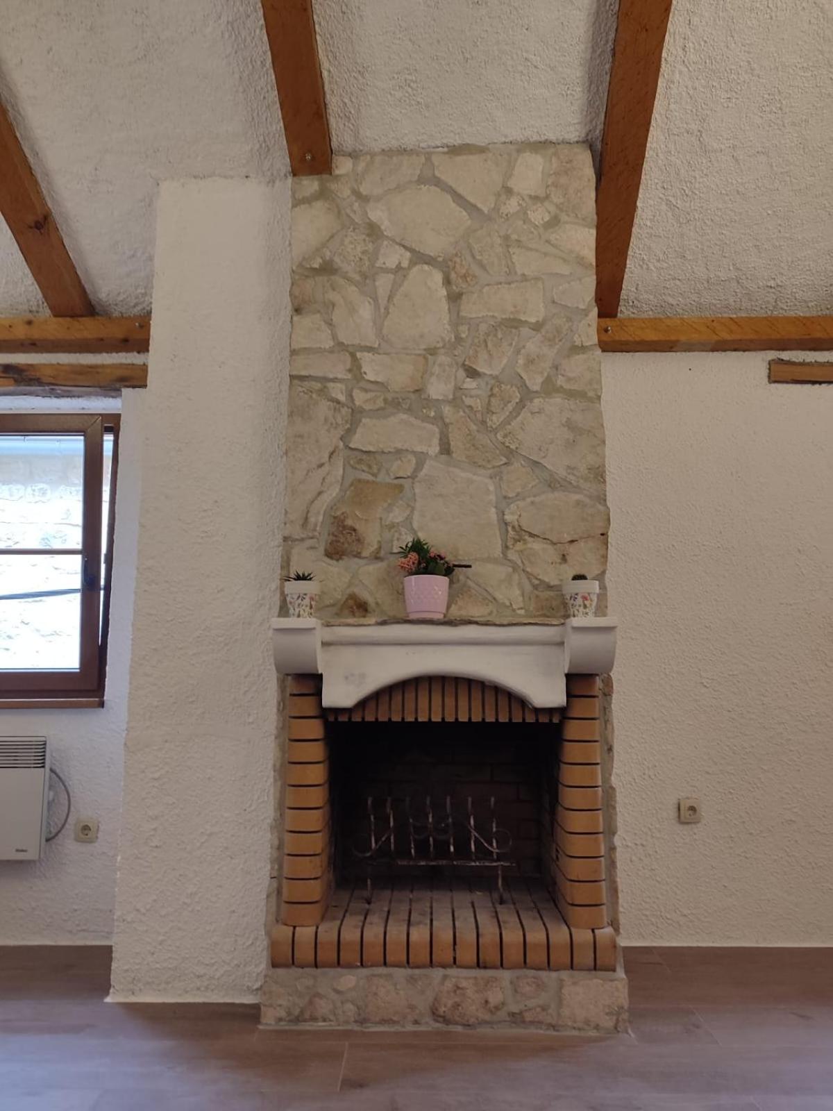 Villa Marea - Old Town Retreat