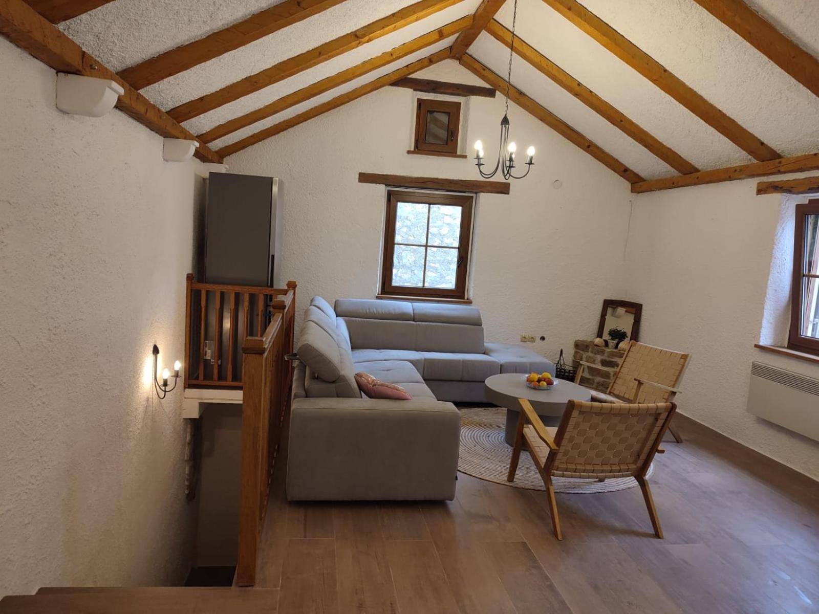 Marea - Old Town Retreat