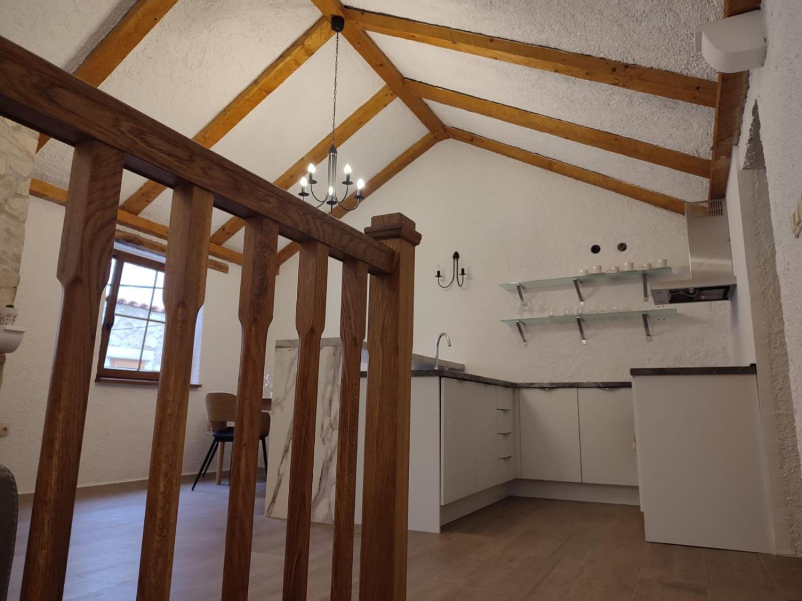 Marea - Old Town Retreat