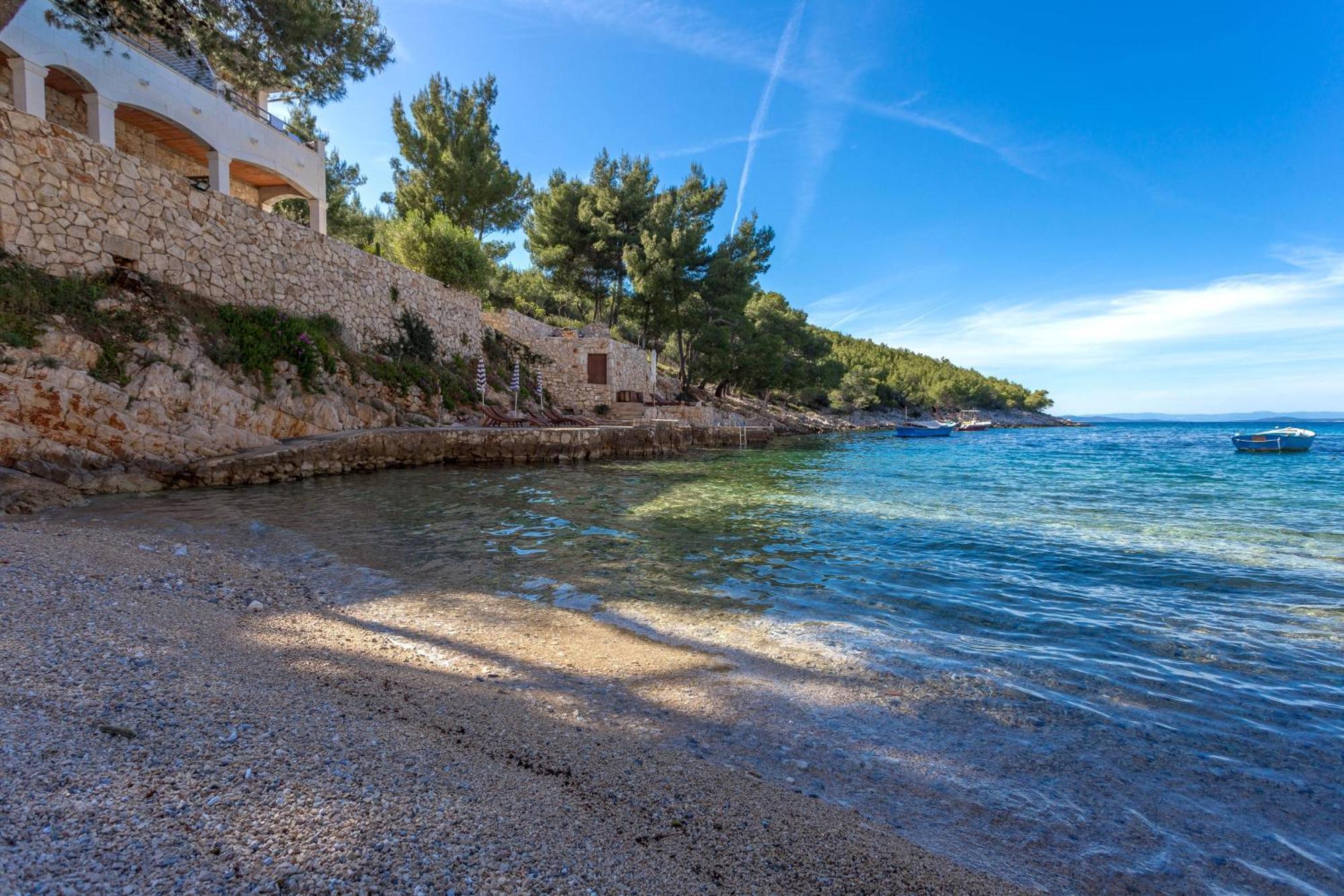 Zastupac 8761d Hvar Town