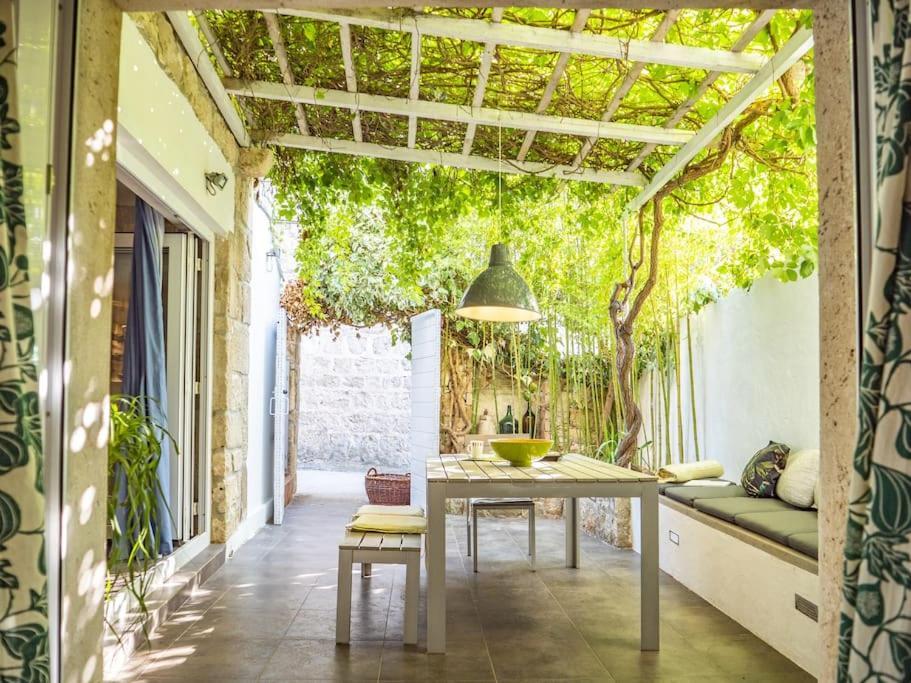 Garden&shade 3min Away From The Historical Center