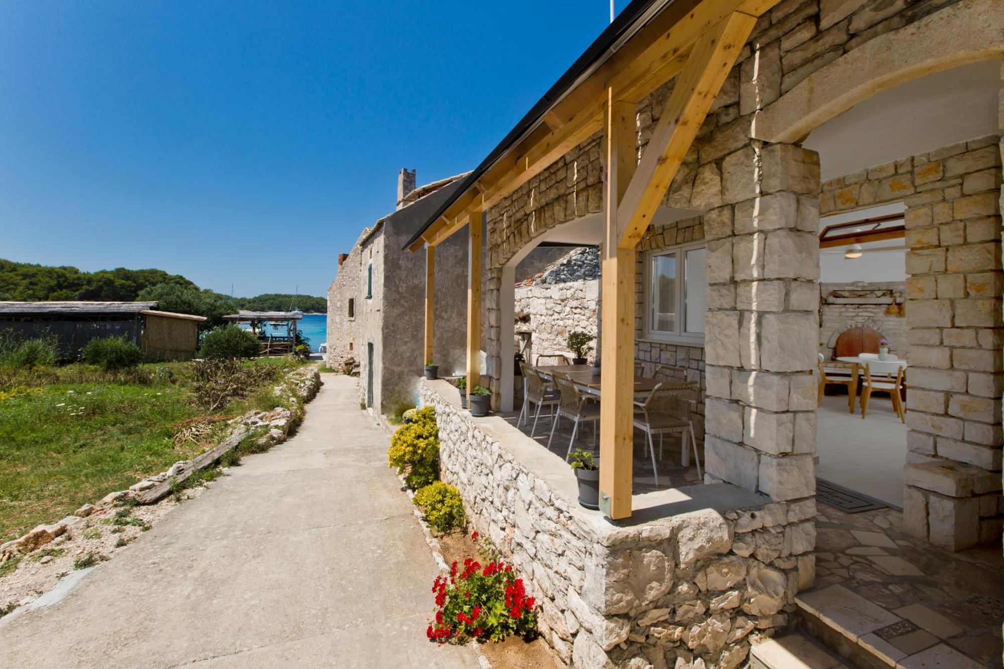 Robinson House T'n't * Hvar Town