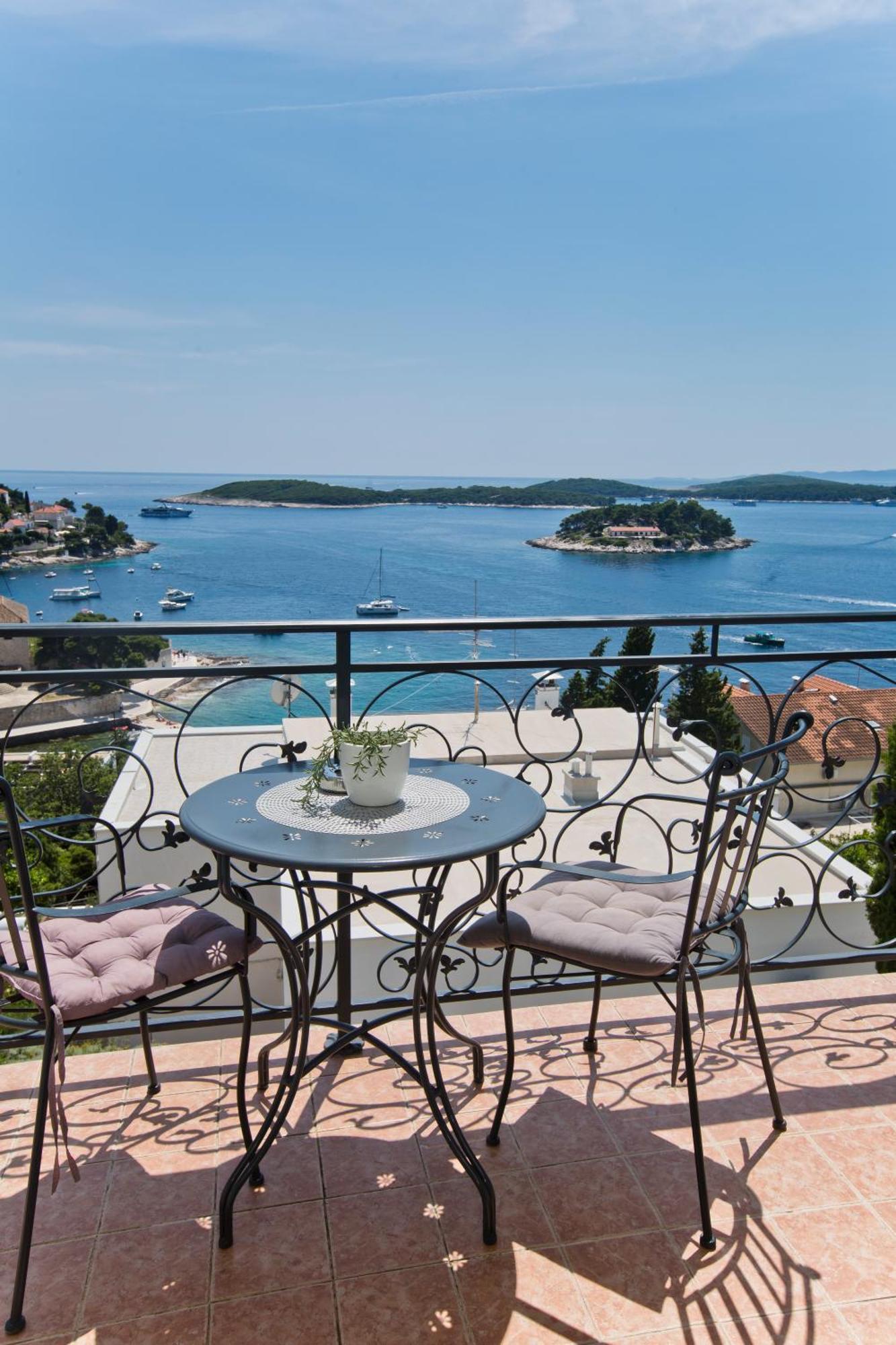 Milton Hvar * Hvar Town
