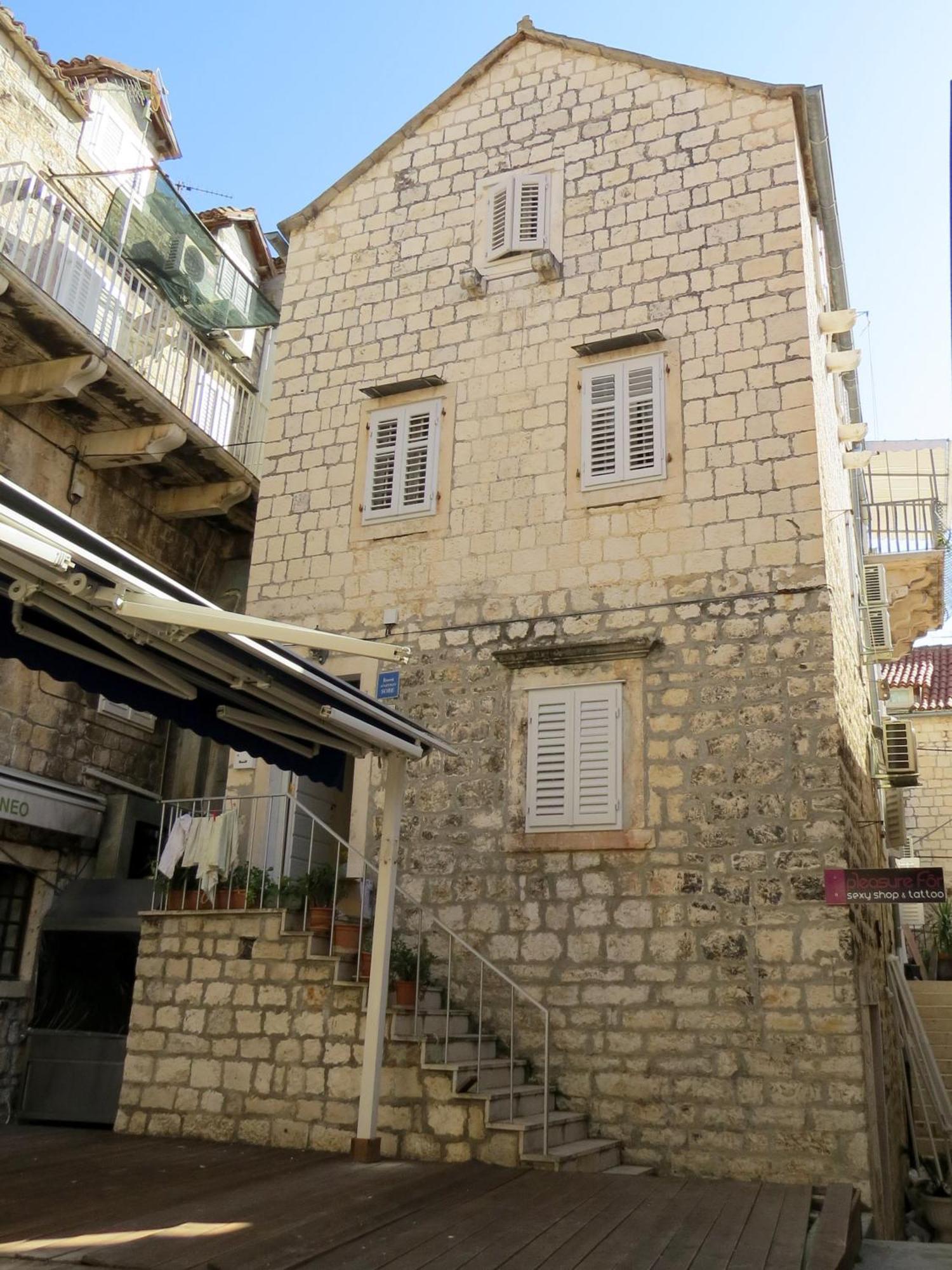 Pinna Hvar