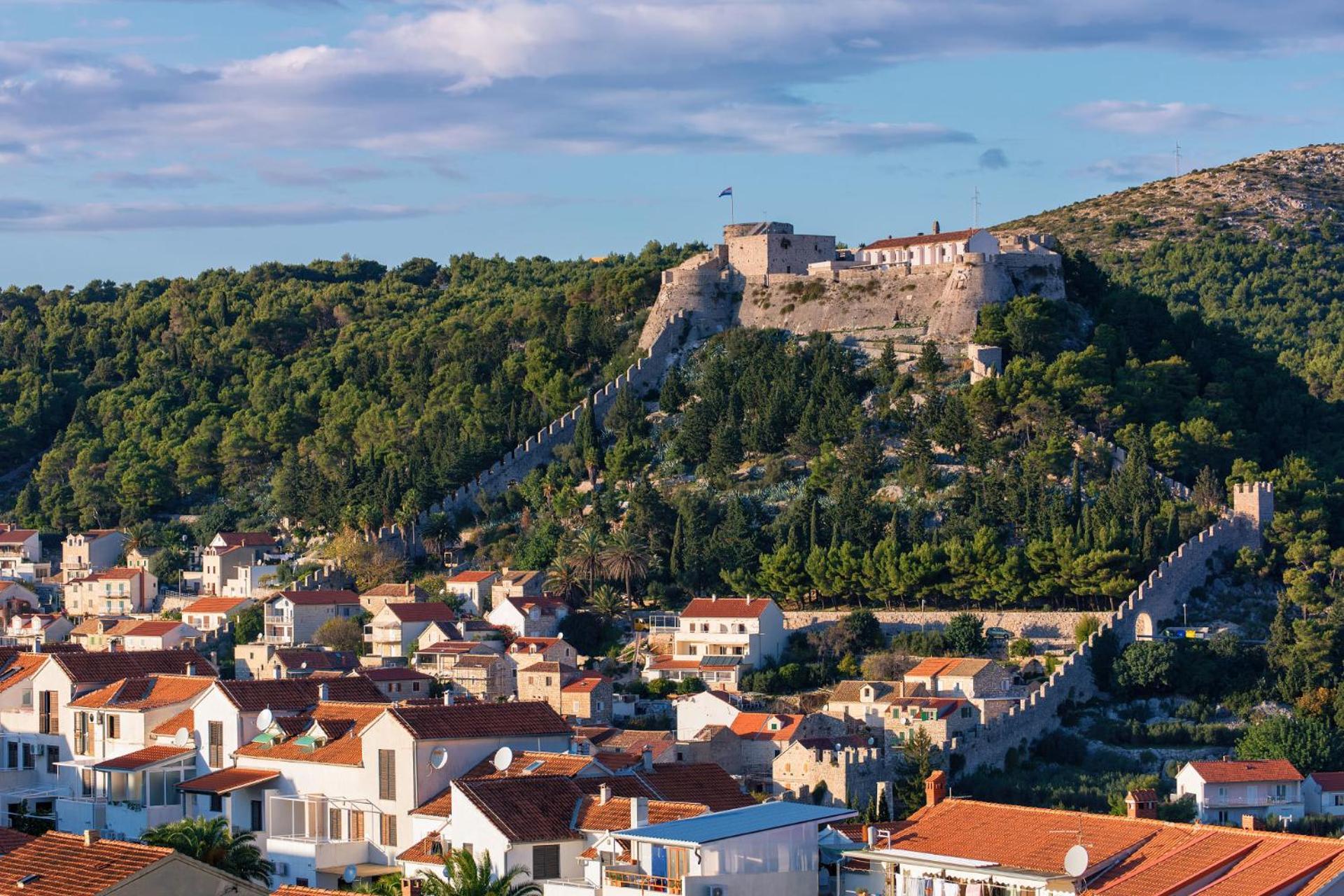 Jakic * Hvar Town