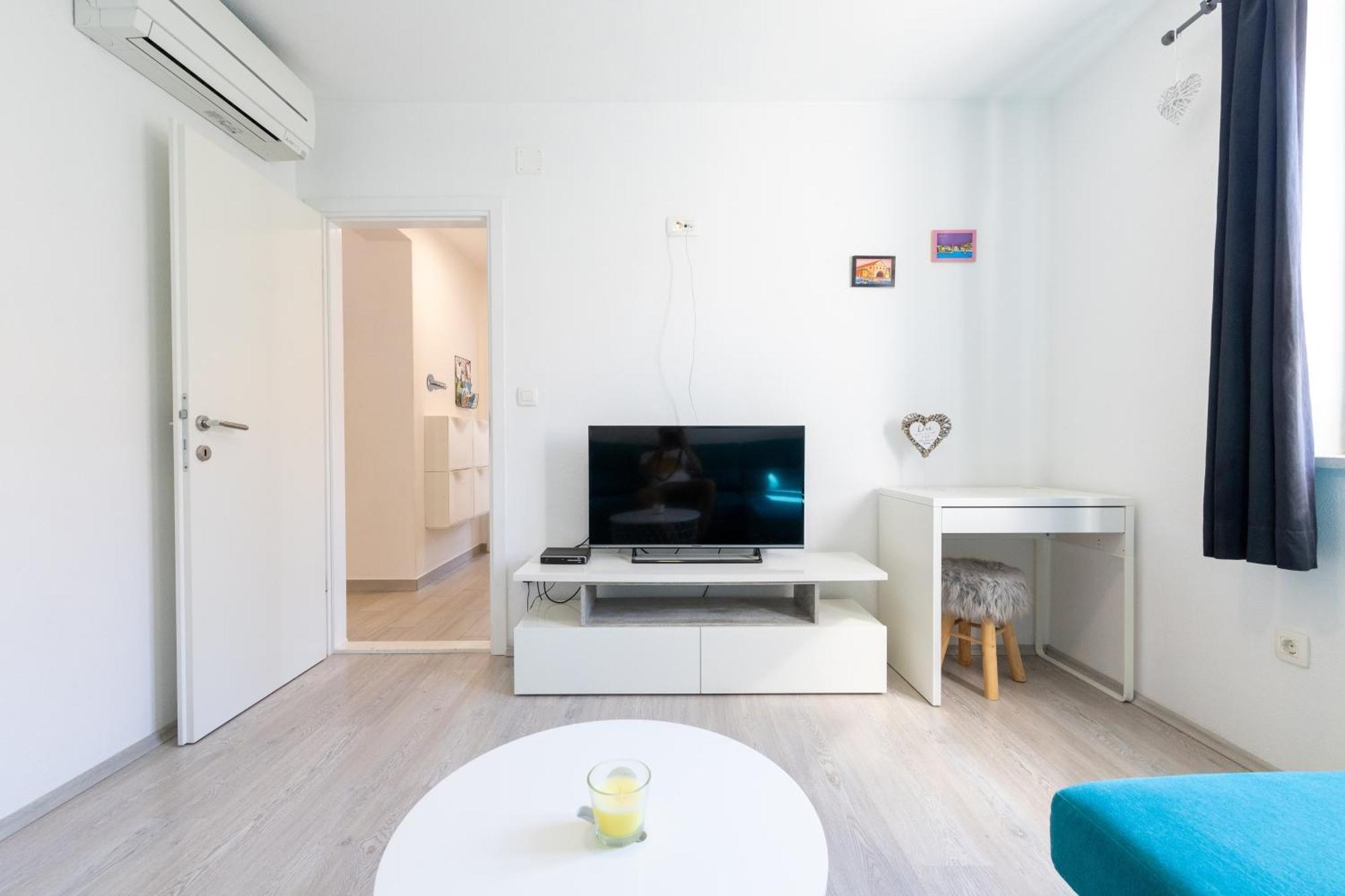 With A Parking Space Hvar - 22023 Apartman *