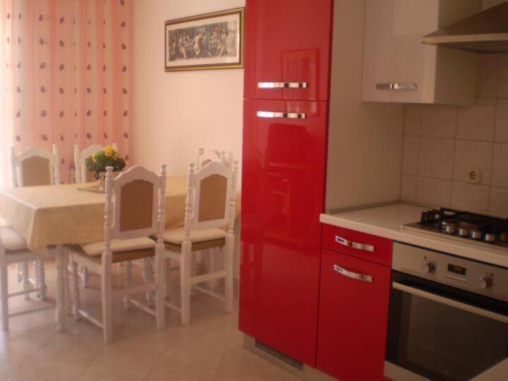 Ana Hvar Apartment