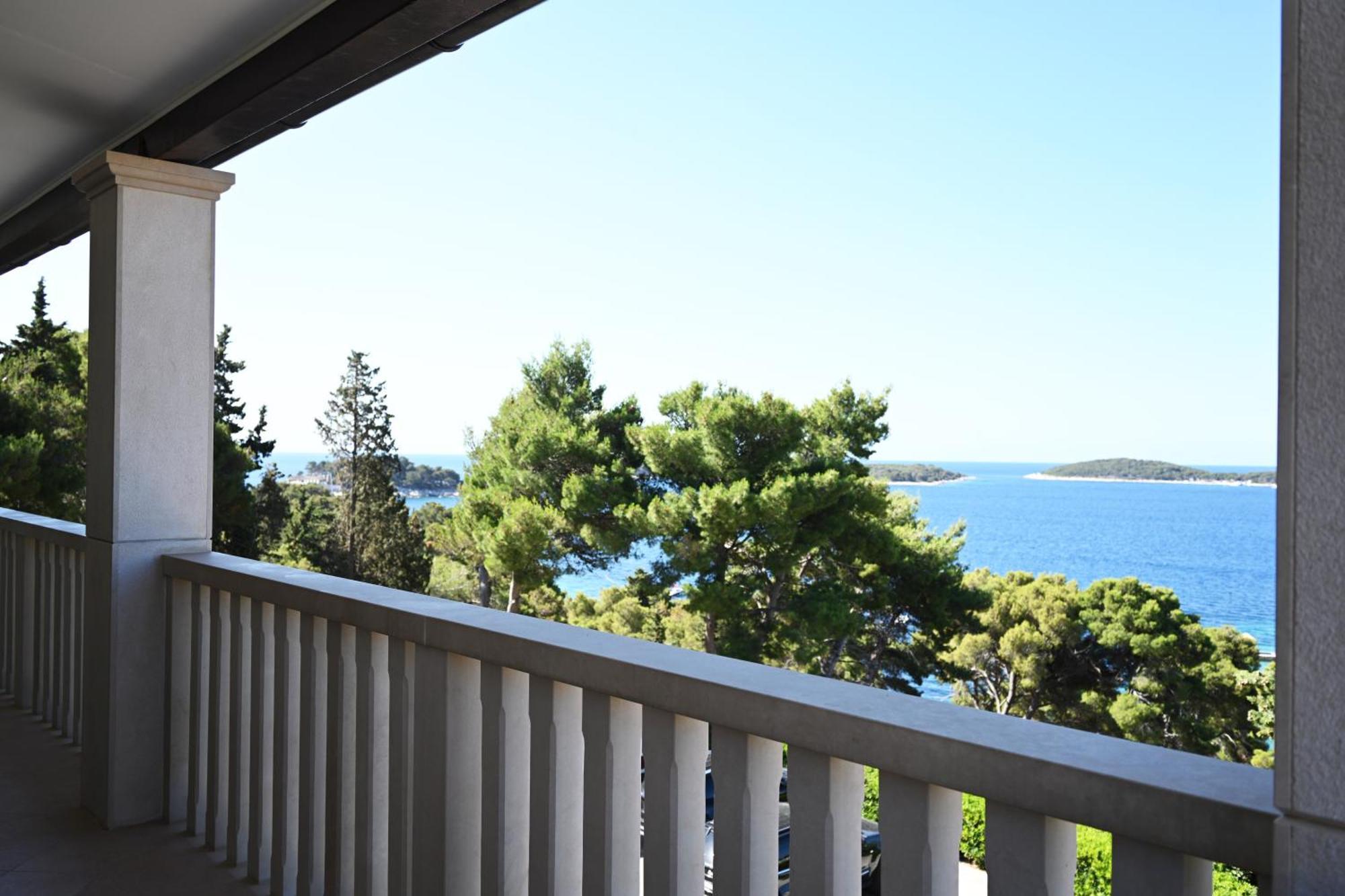 Apartment Hvar Malisko *