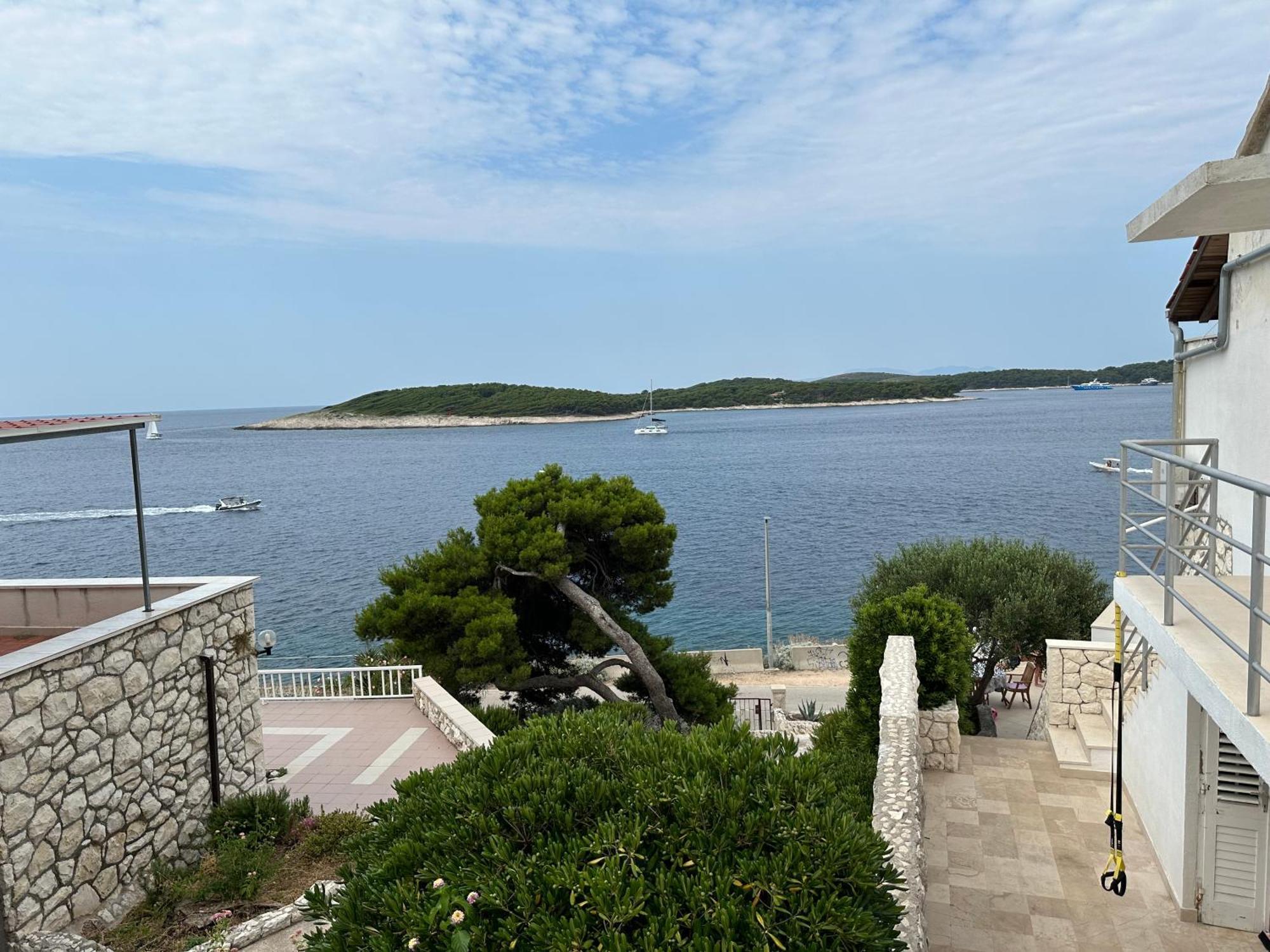 Porthos * Hvar Town