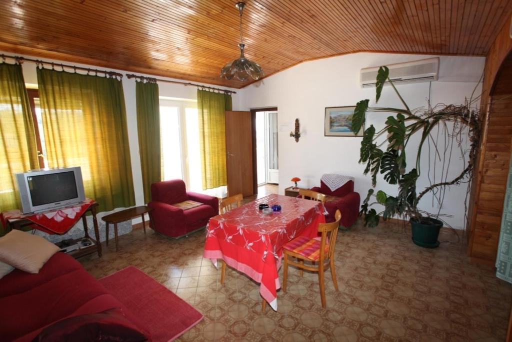 & Zlatica Hvar