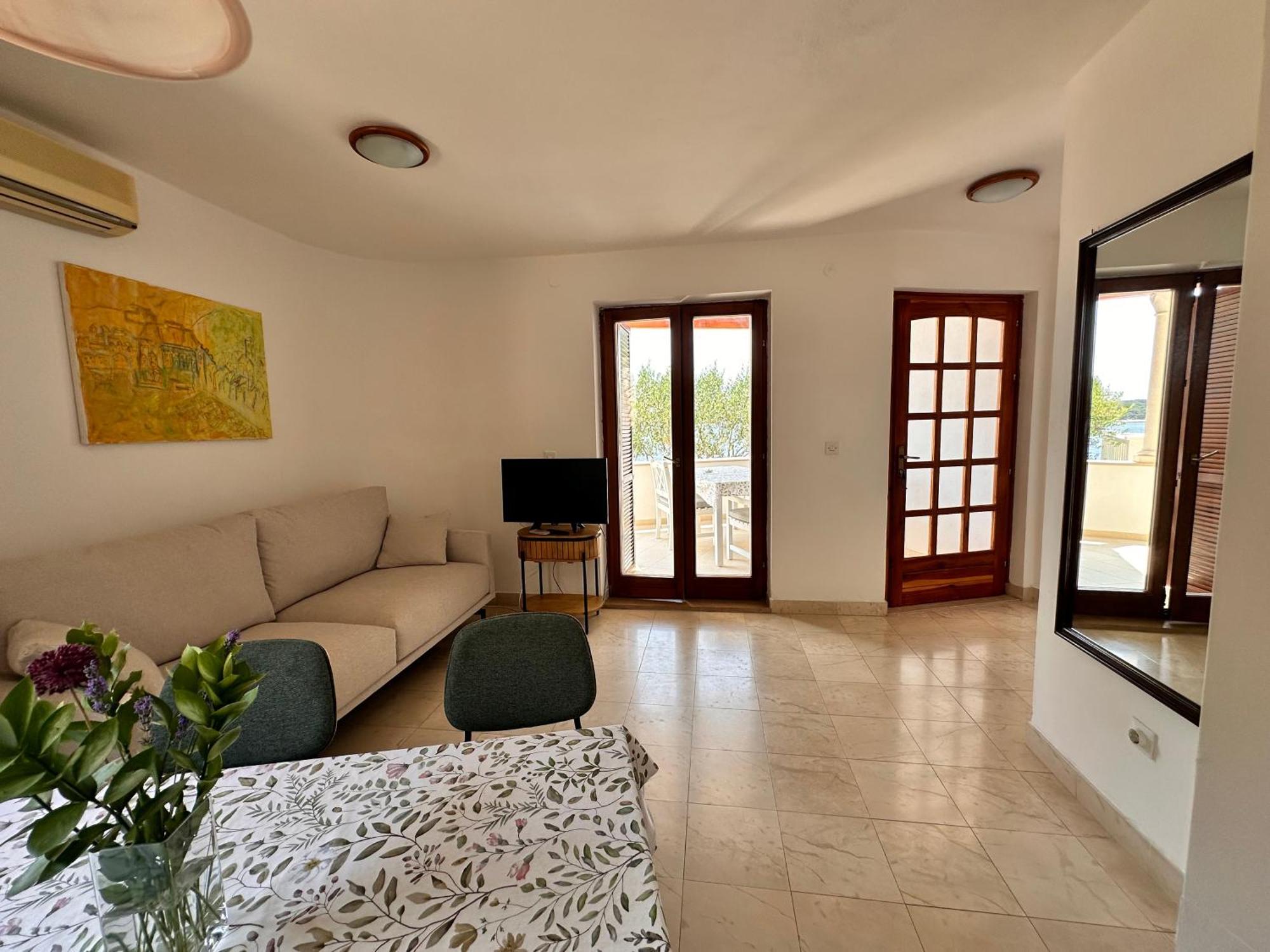 Porthos Apartment *