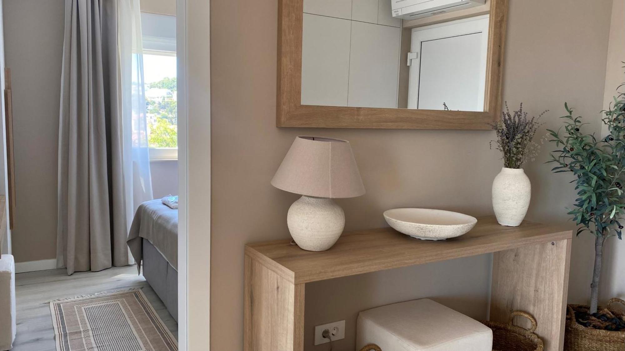 Apartment Up&above ,new Luxury Apt, Steps From And Old Town Hvar Town