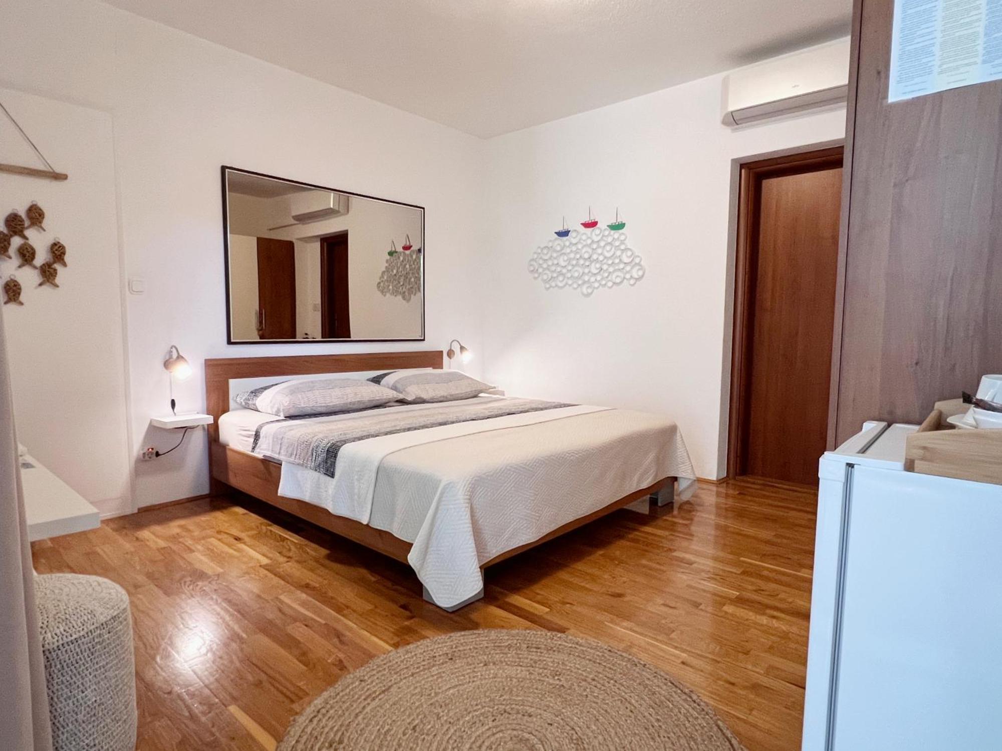 Guest house Tai - Spacious And Comfy With Private Terrace Hvar Town
