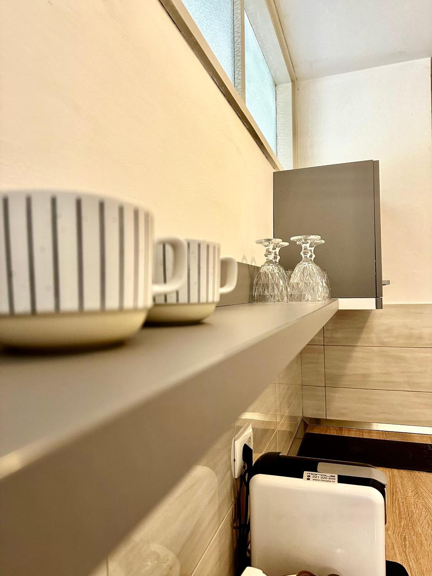 Cozy Modern Amphora-beach Near Apartment