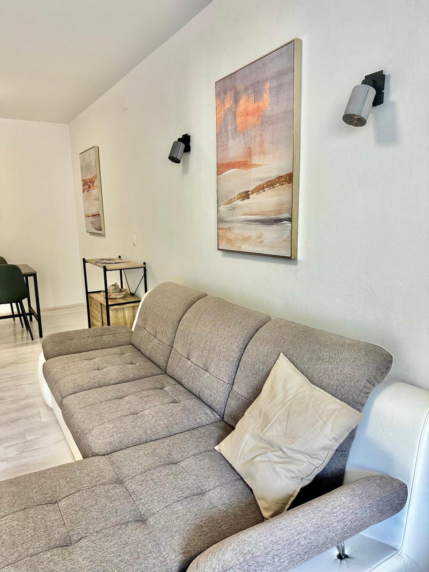 Cozy Modern Amphora-beach Near *