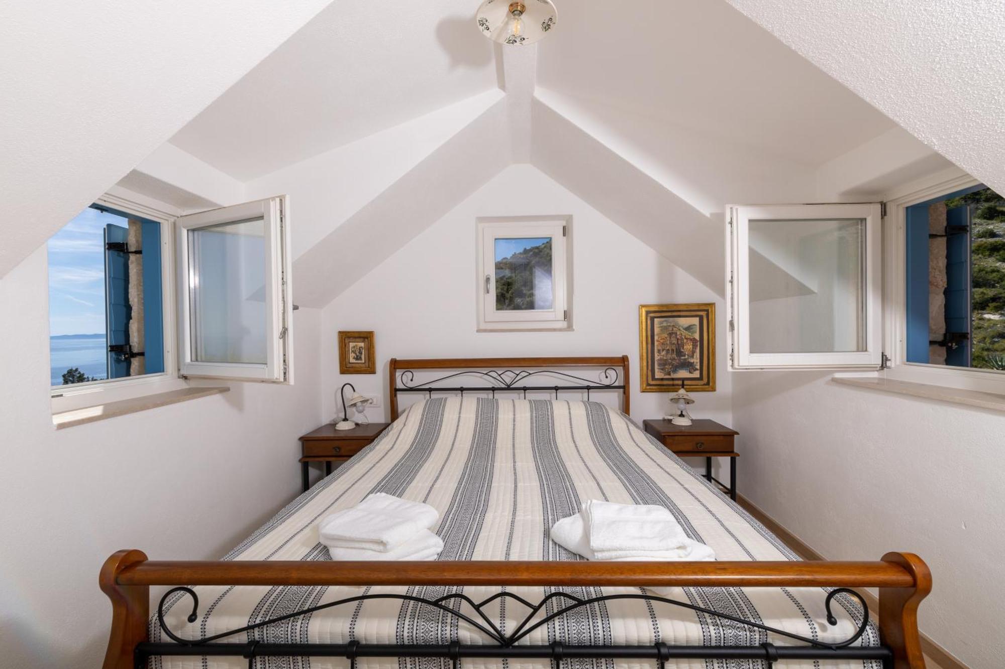 Holiday home Family Friendly House With A Swimming Pool Cove Zarace - Dubovica, Hvar - 23502 Hvar Town