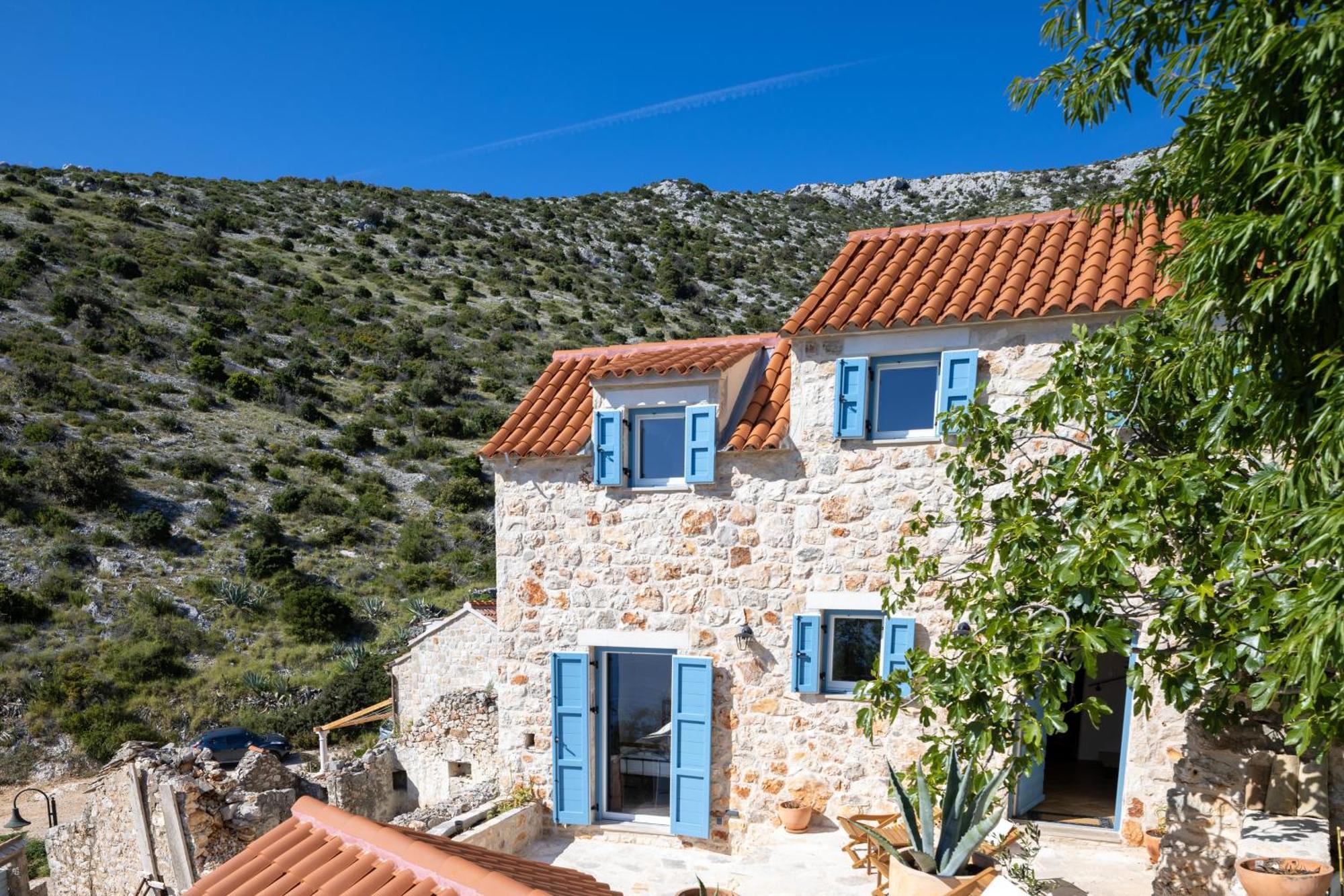 Holiday home Family Friendly House With A Swimming Pool Cove Zarace - Dubovica, Hvar - 23502 *
