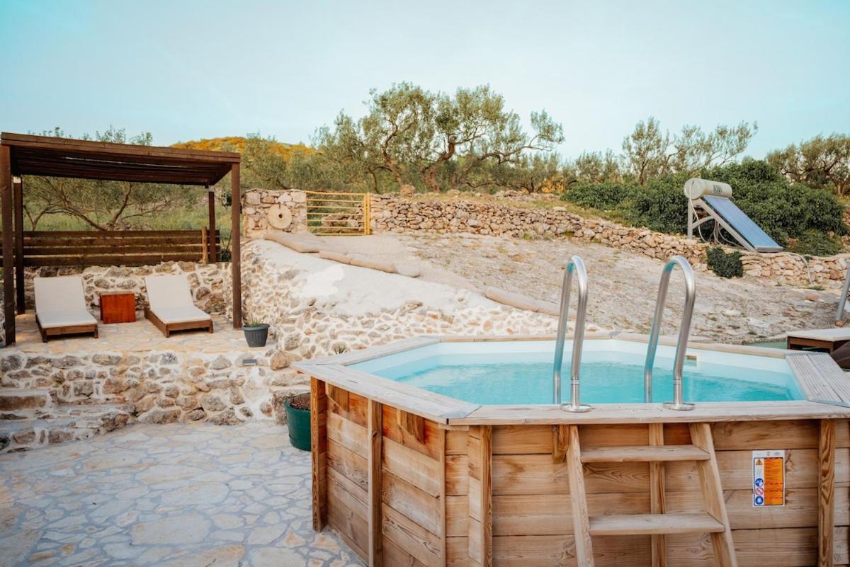 Olive House Rezo Holiday home *