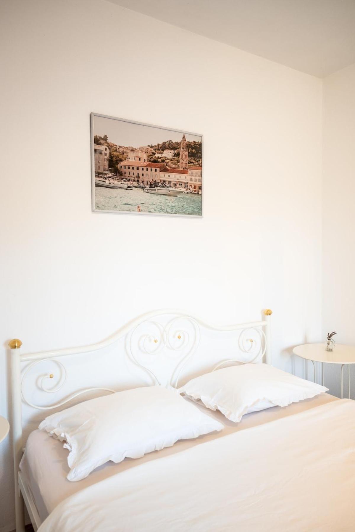 Olive House Rezo Holiday home
