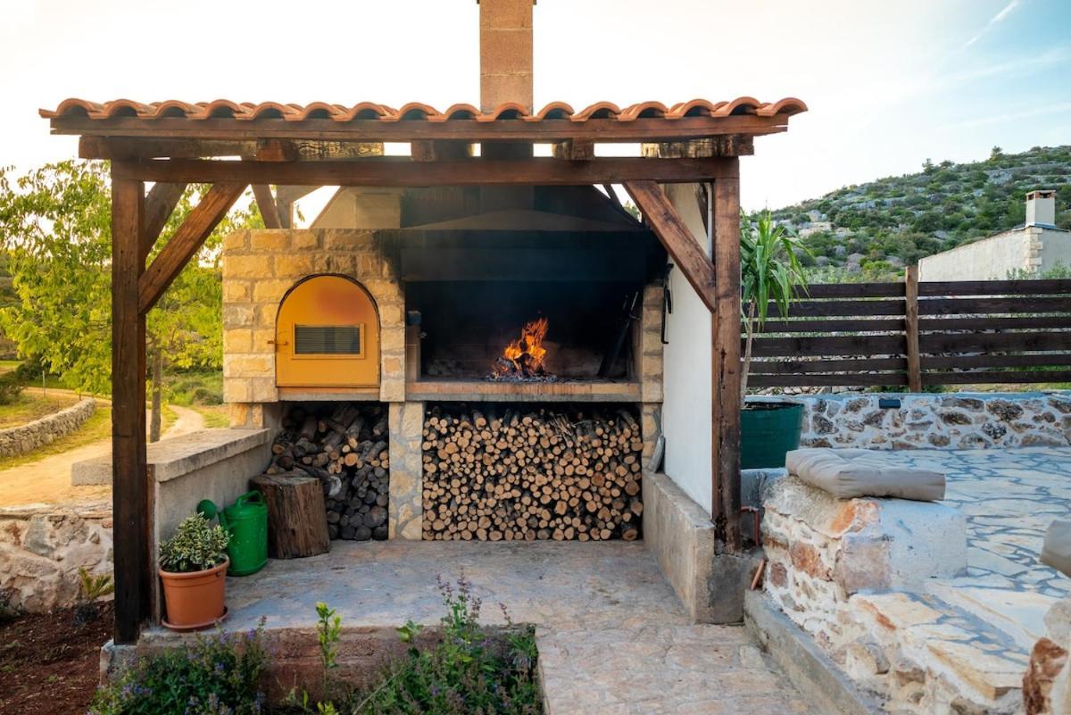 Olive House Rezo Hvar Town