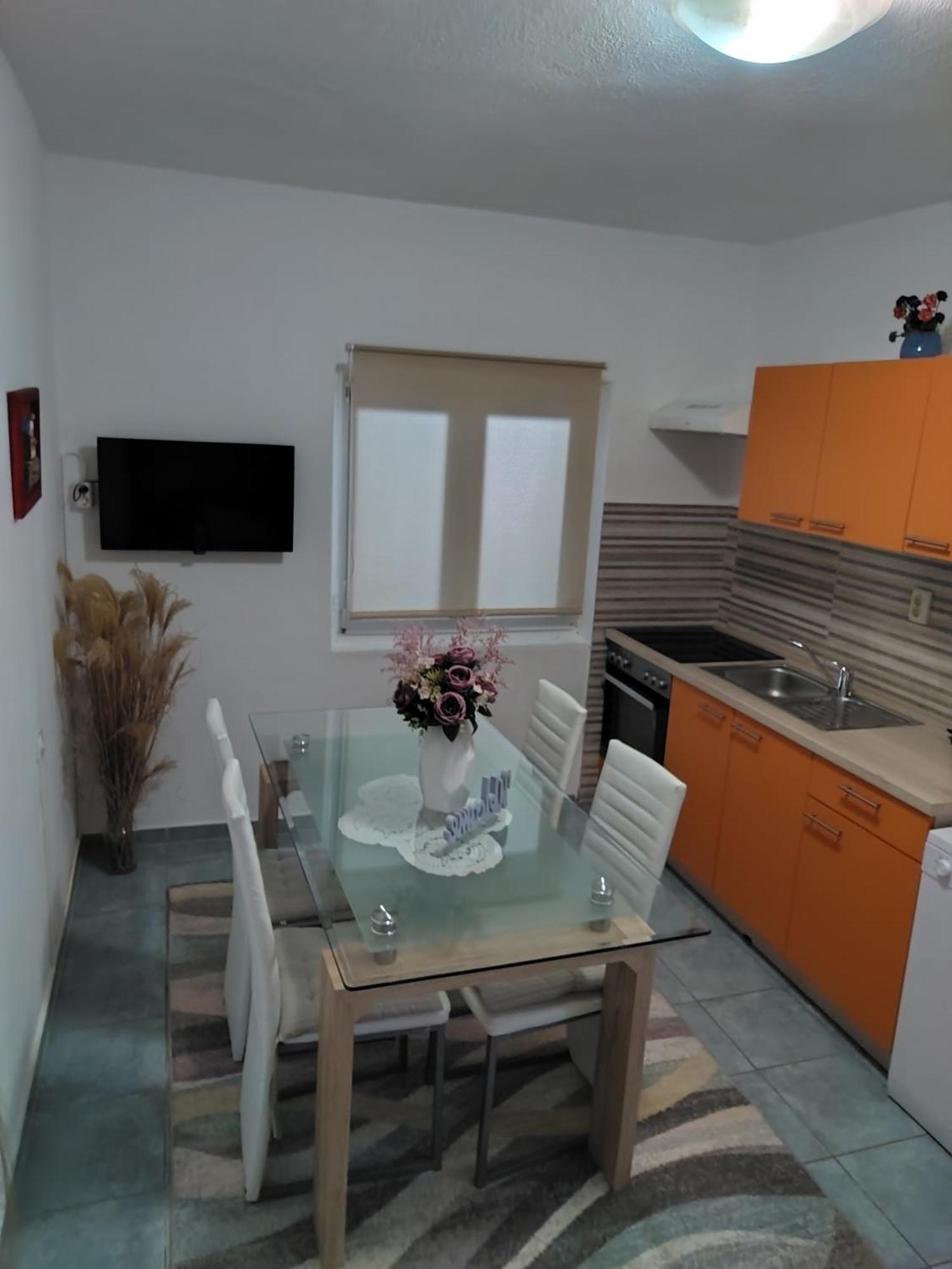 Buzolic 2 Hvar Bed & Breakfast
