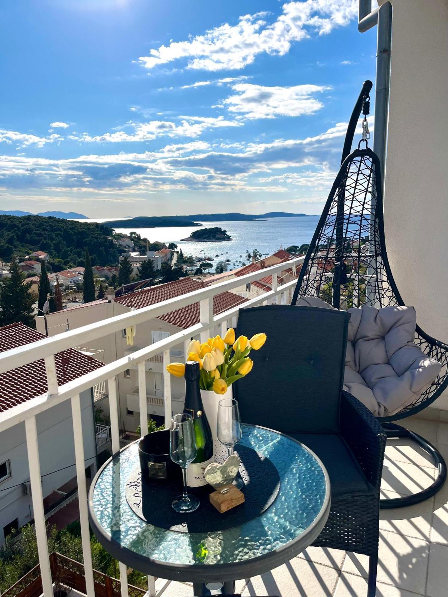 Buzolic 2 Hvar