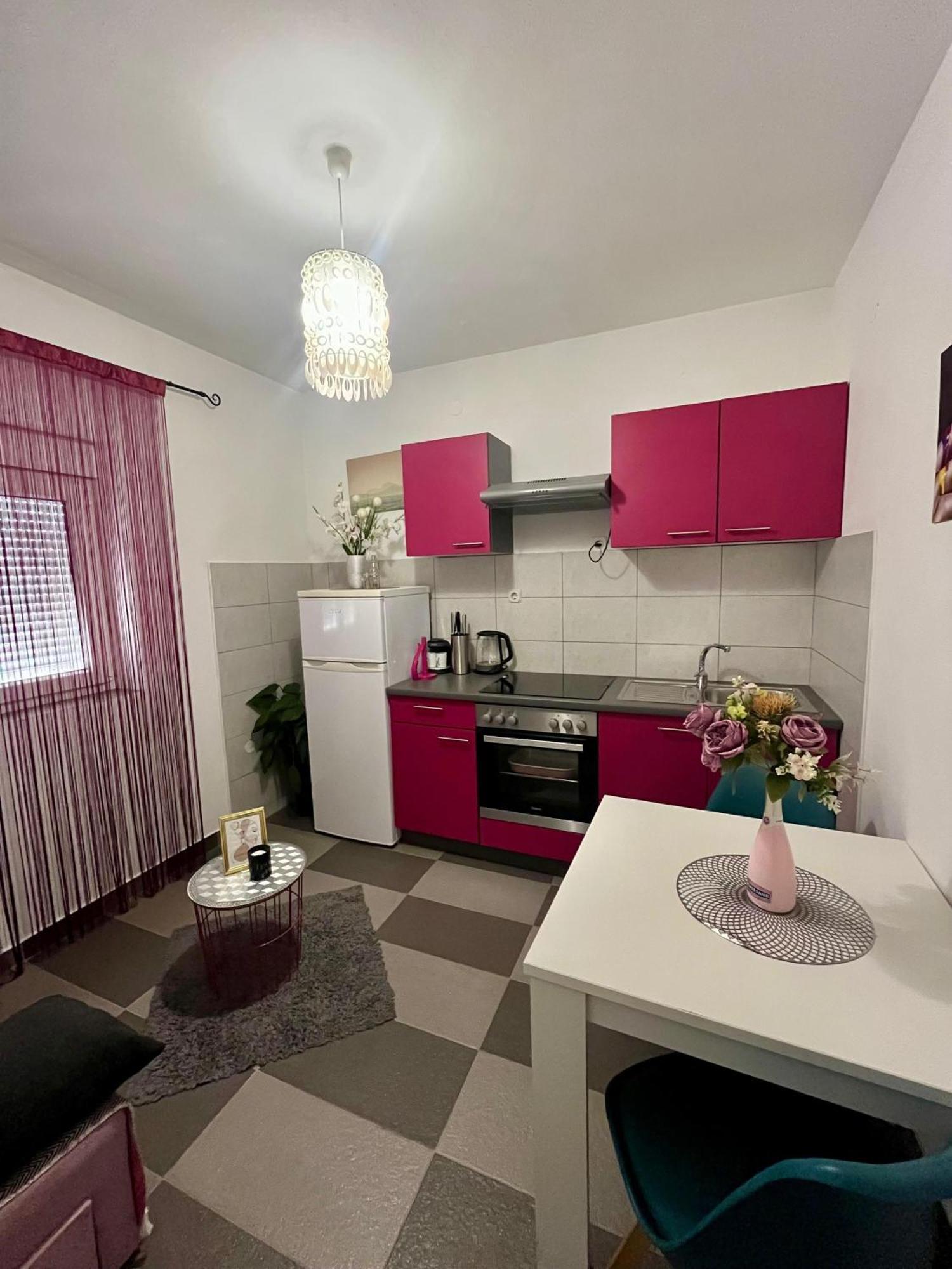 Buzolic 2 Hvar Apartment *