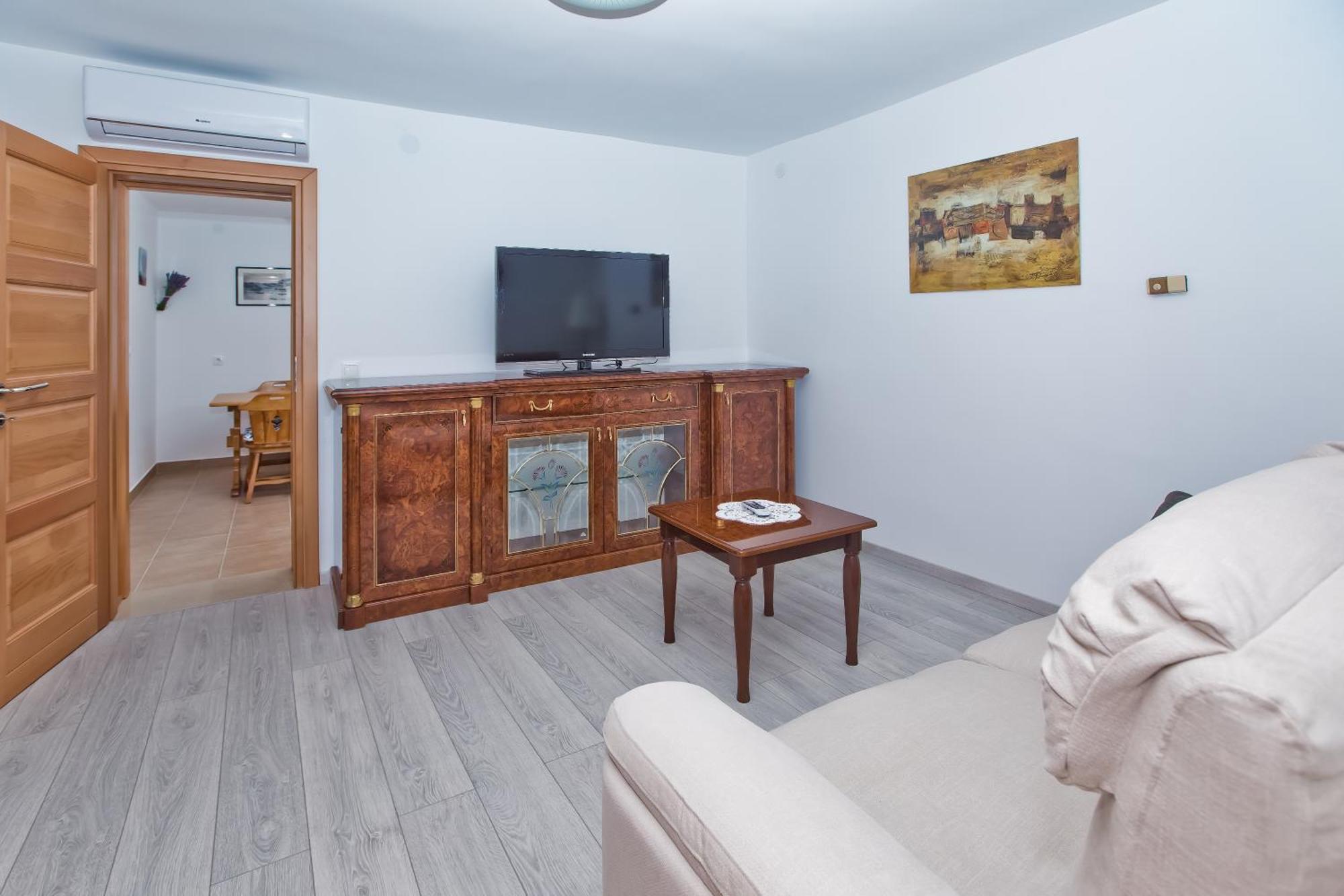 Apartment Peaceful Old Town Apartment With Sea And Sunrise Views