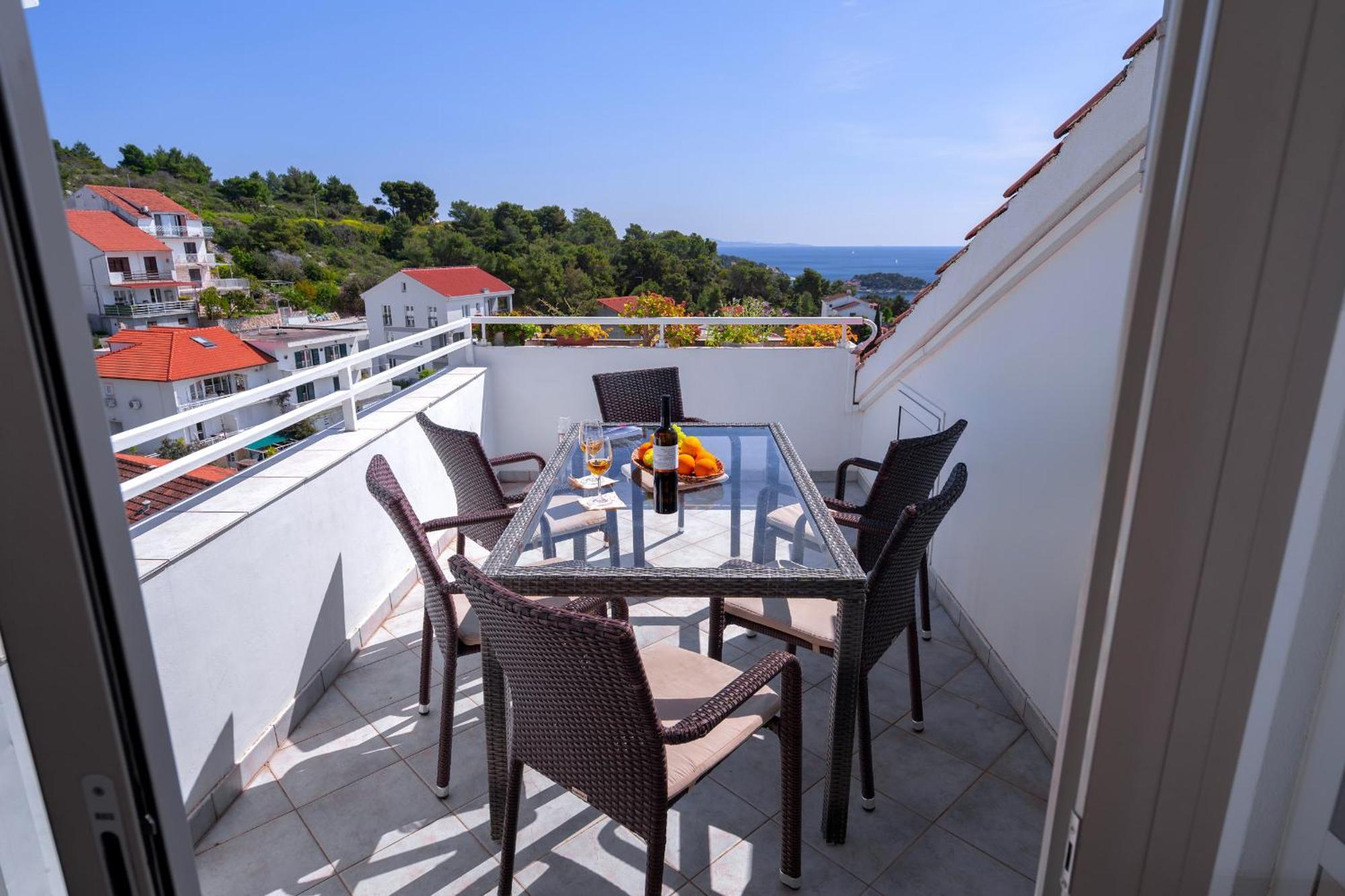 Ana Del Sol - Zf Hvar