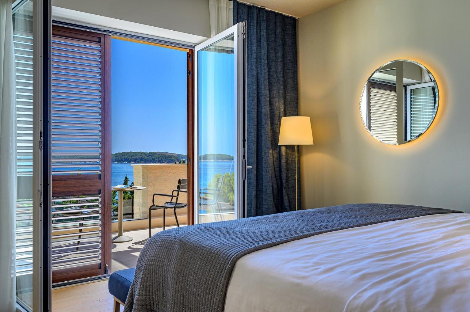 Villa Crystalsea 1 & 2 Infinity Heatedpool Seaview Hvar Town