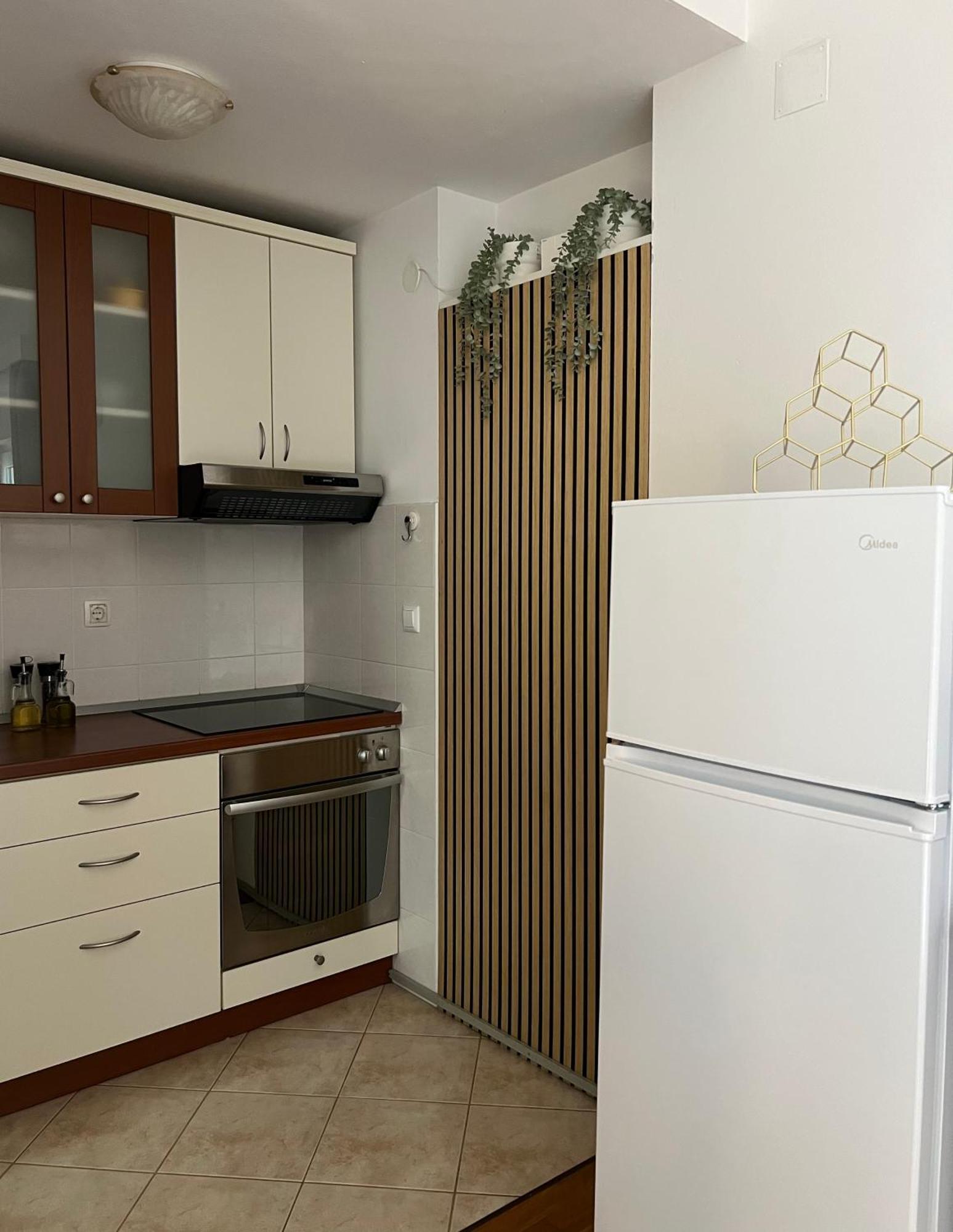 Hosta Apartment *