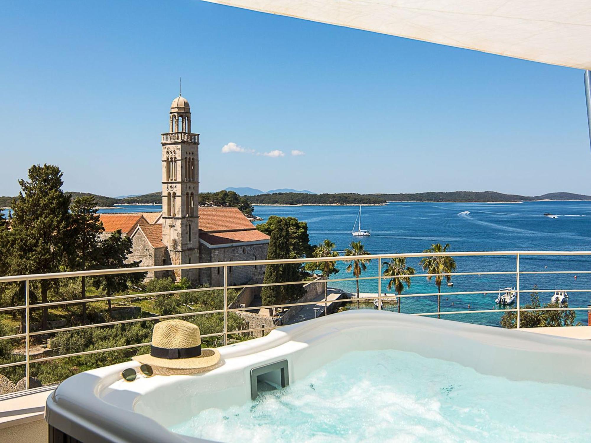 Exclusive Hvar 6 Bedrooms Serenity By The Sea Incredible Sea Monument Views Jacuzzi * Hvar Town