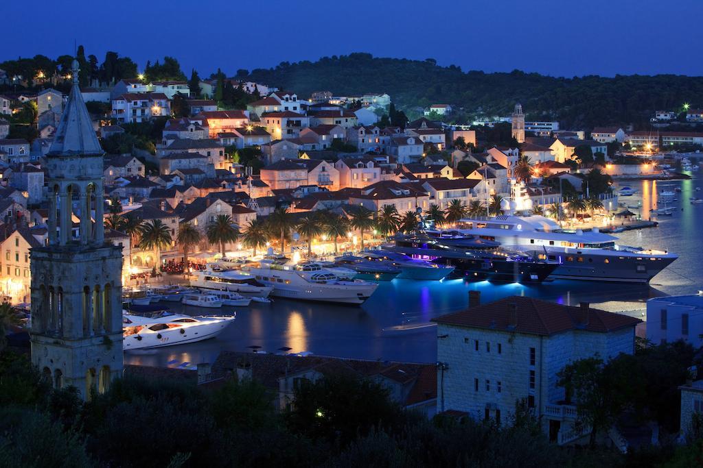 Delfin Hvar 2* Hvar Town