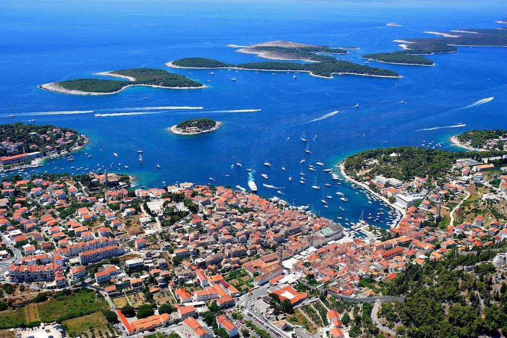 Hotel Delfin Hvar 2*