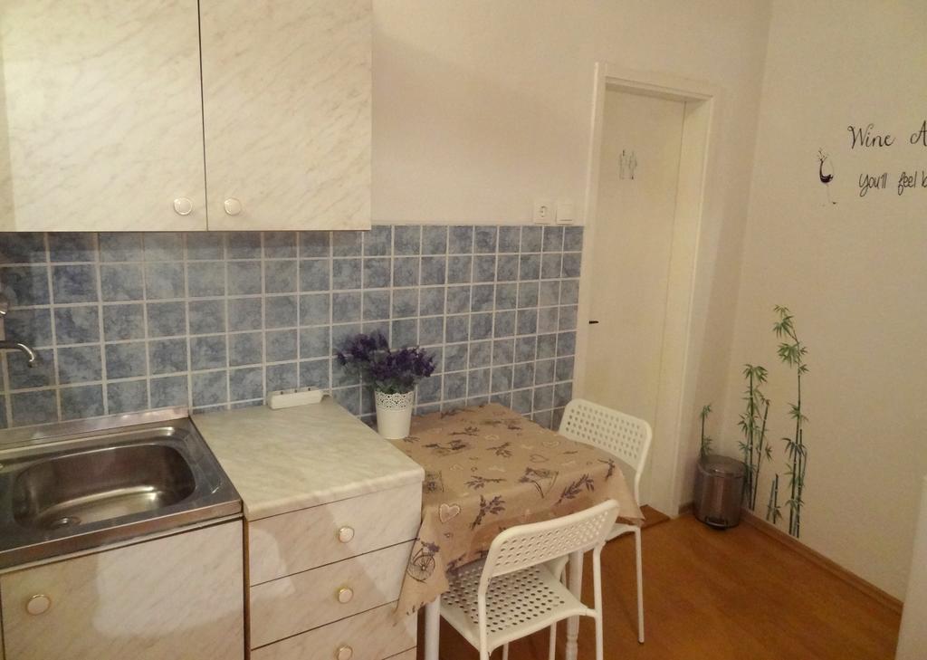 Old Center Apartment *